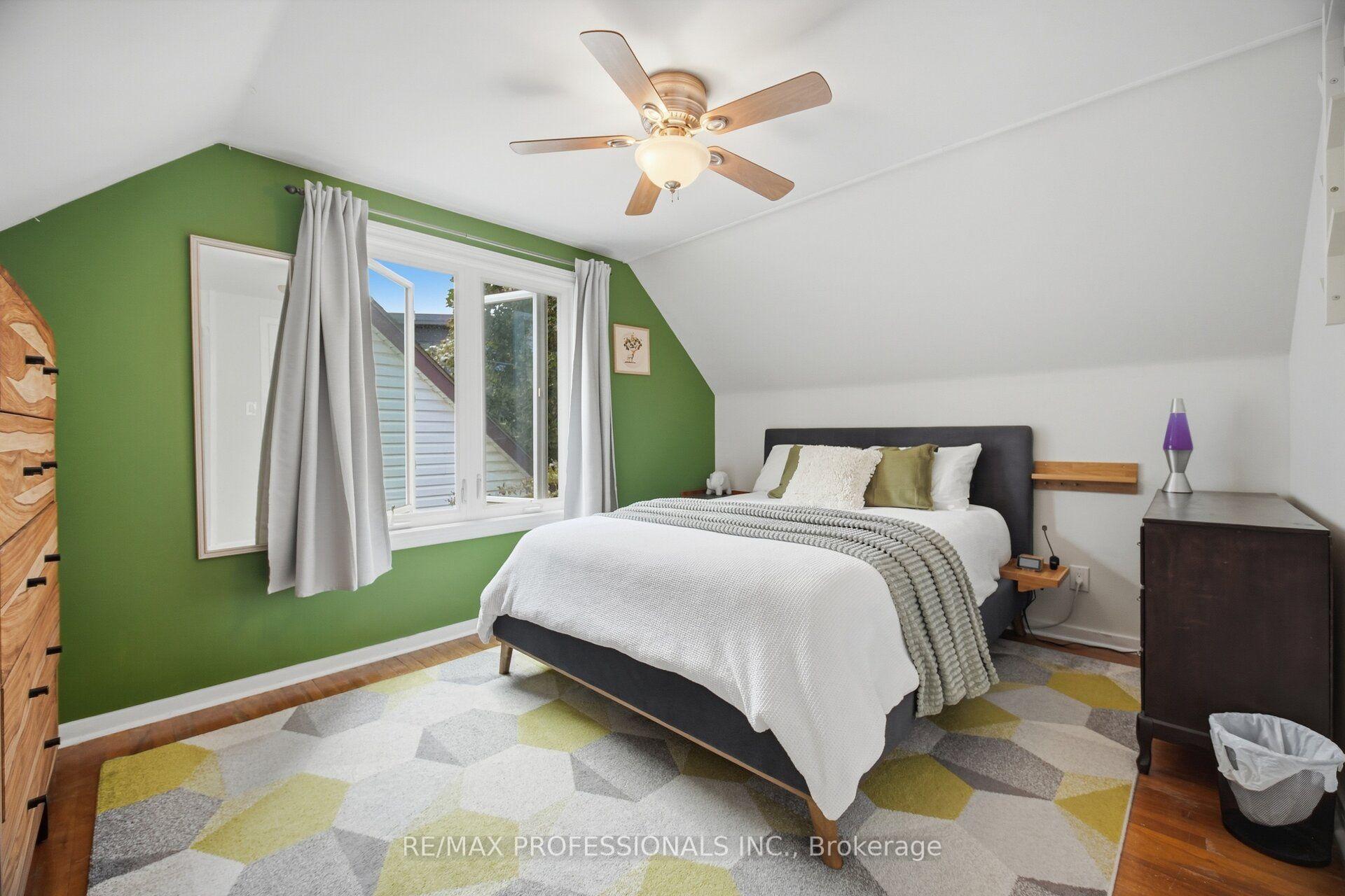 Photo 19 of 8 Smith Crescent, Etobicoke, Stonegate-Queensway — HOMEH