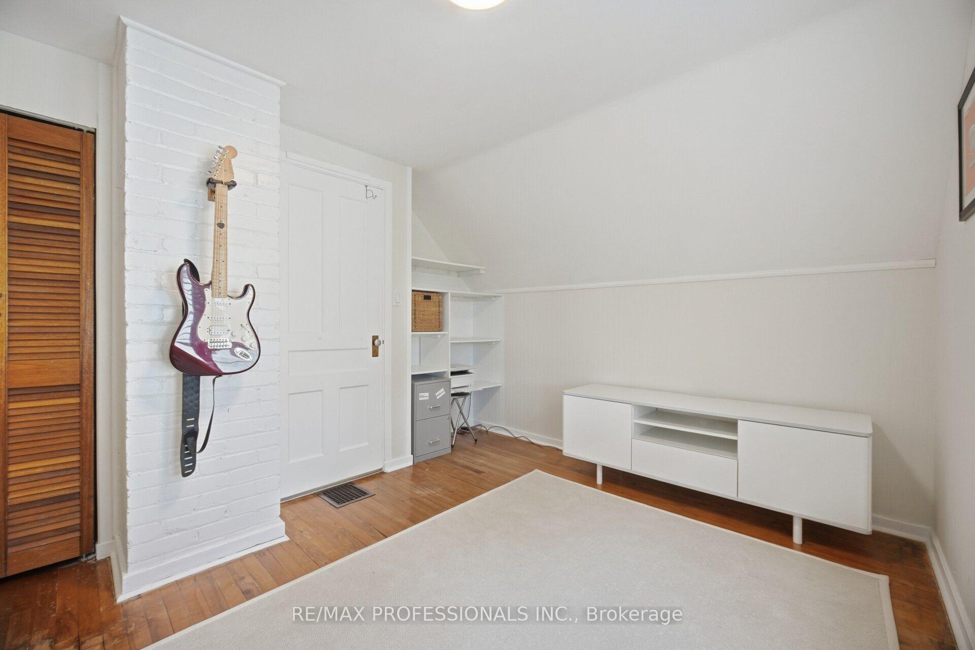 Photo 23 of 8 Smith Crescent, Etobicoke, Stonegate-Queensway — HOMEH