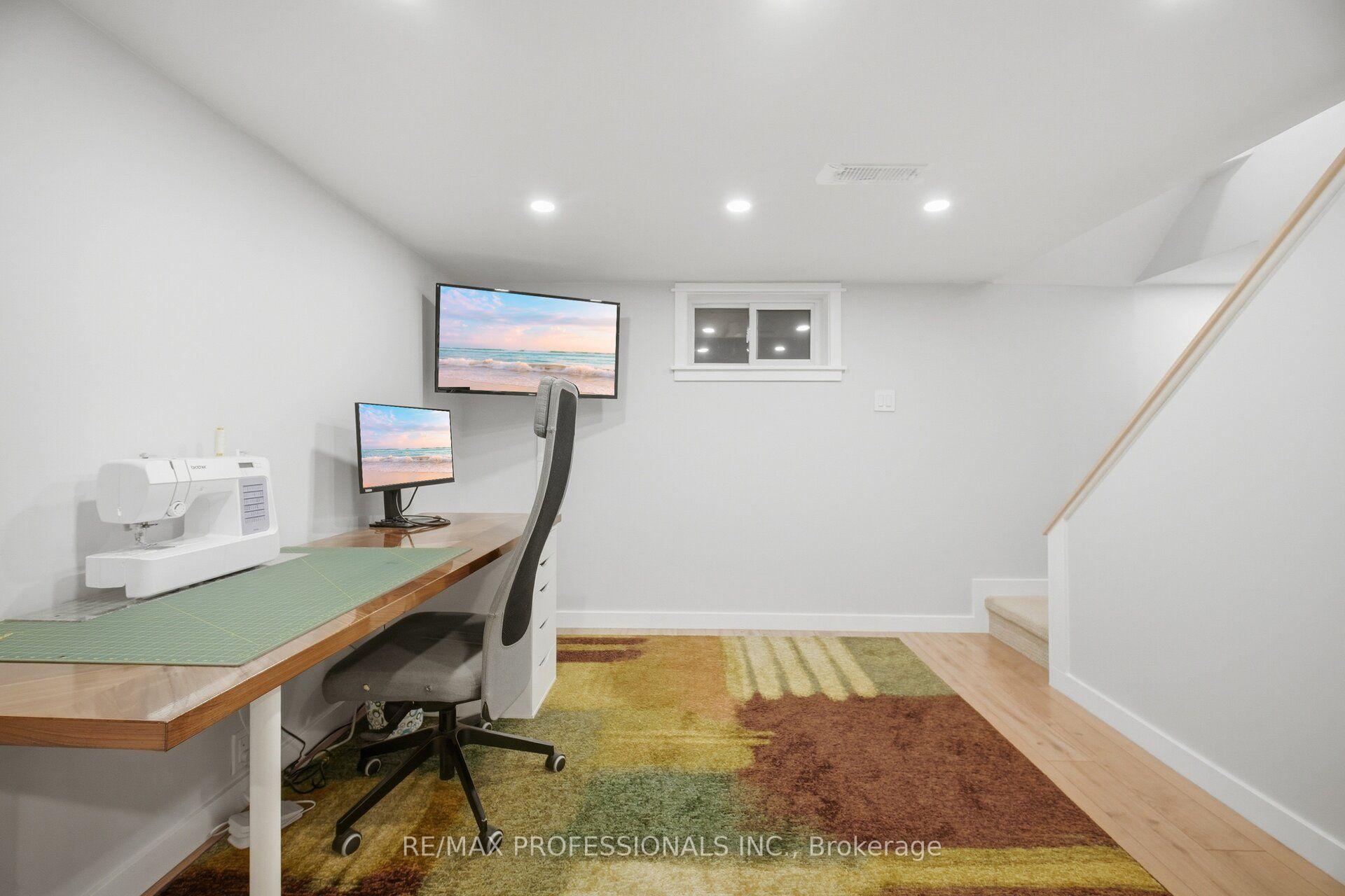 Photo 27 of 8 Smith Crescent, Etobicoke, Stonegate-Queensway — HOMEH