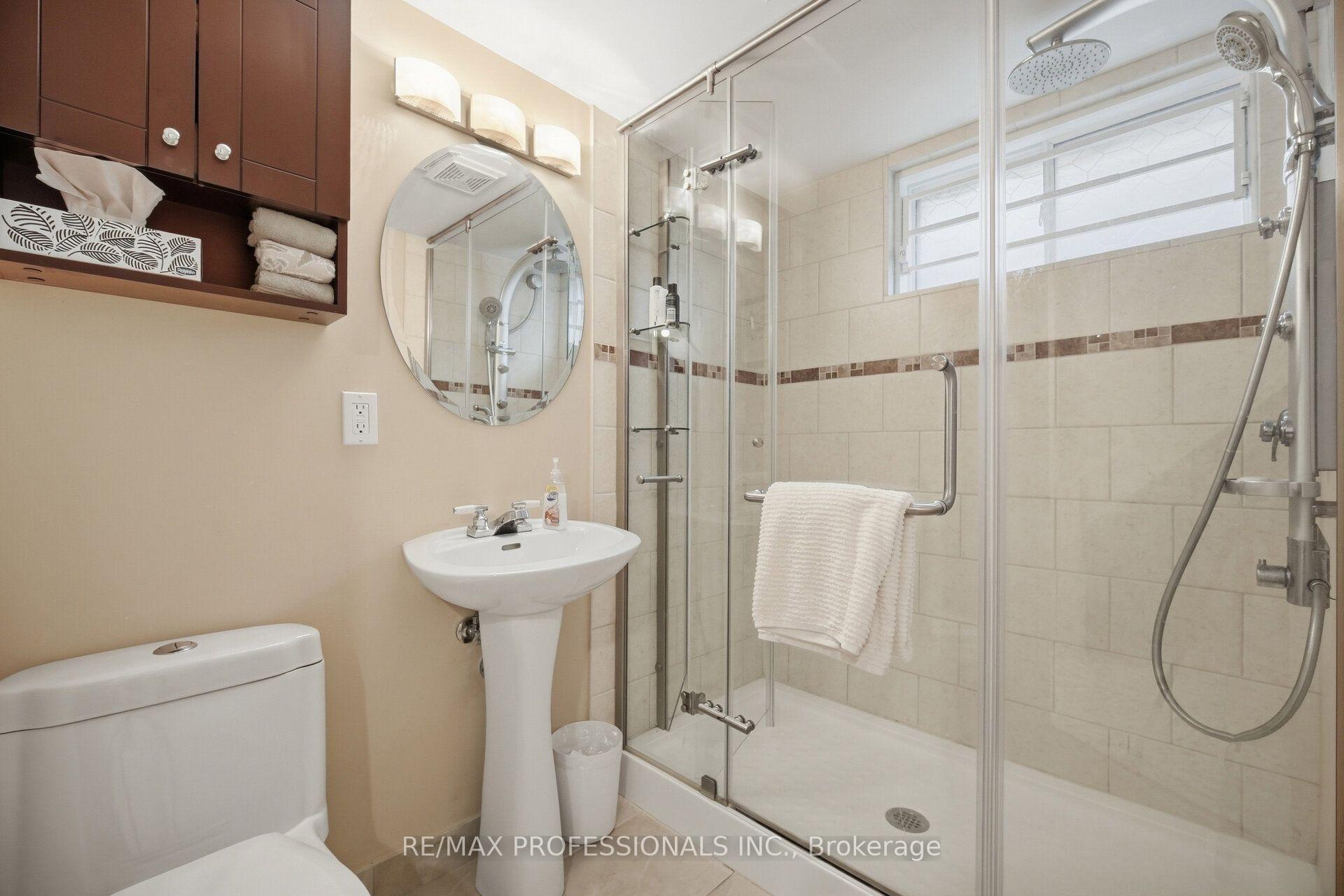 Photo 30 of 8 Smith Crescent, Etobicoke, Stonegate-Queensway — HOMEH