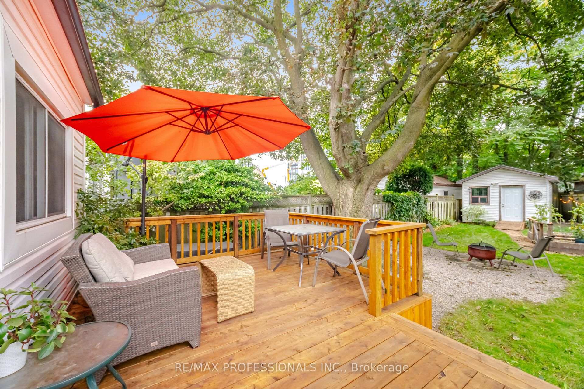 Photo 33 of 8 Smith Crescent, Etobicoke, Stonegate-Queensway — HOMEH