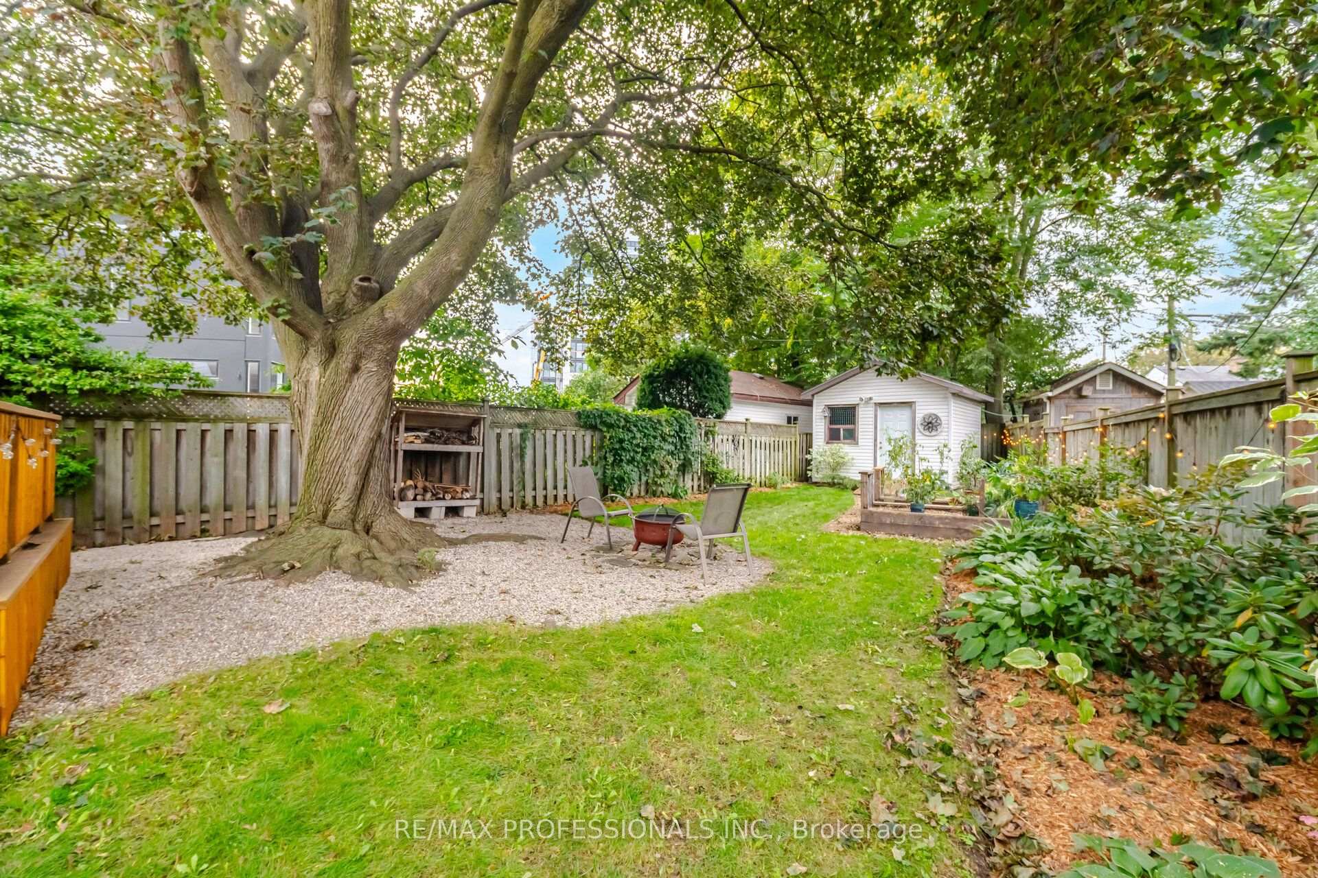 Photo 35 of 8 Smith Crescent, Etobicoke, Stonegate-Queensway — HOMEH