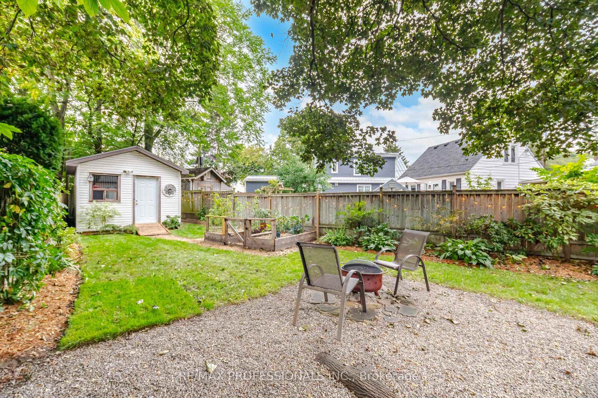 Photo 36 of 8 Smith Crescent, Etobicoke, Stonegate-Queensway — HOMEH