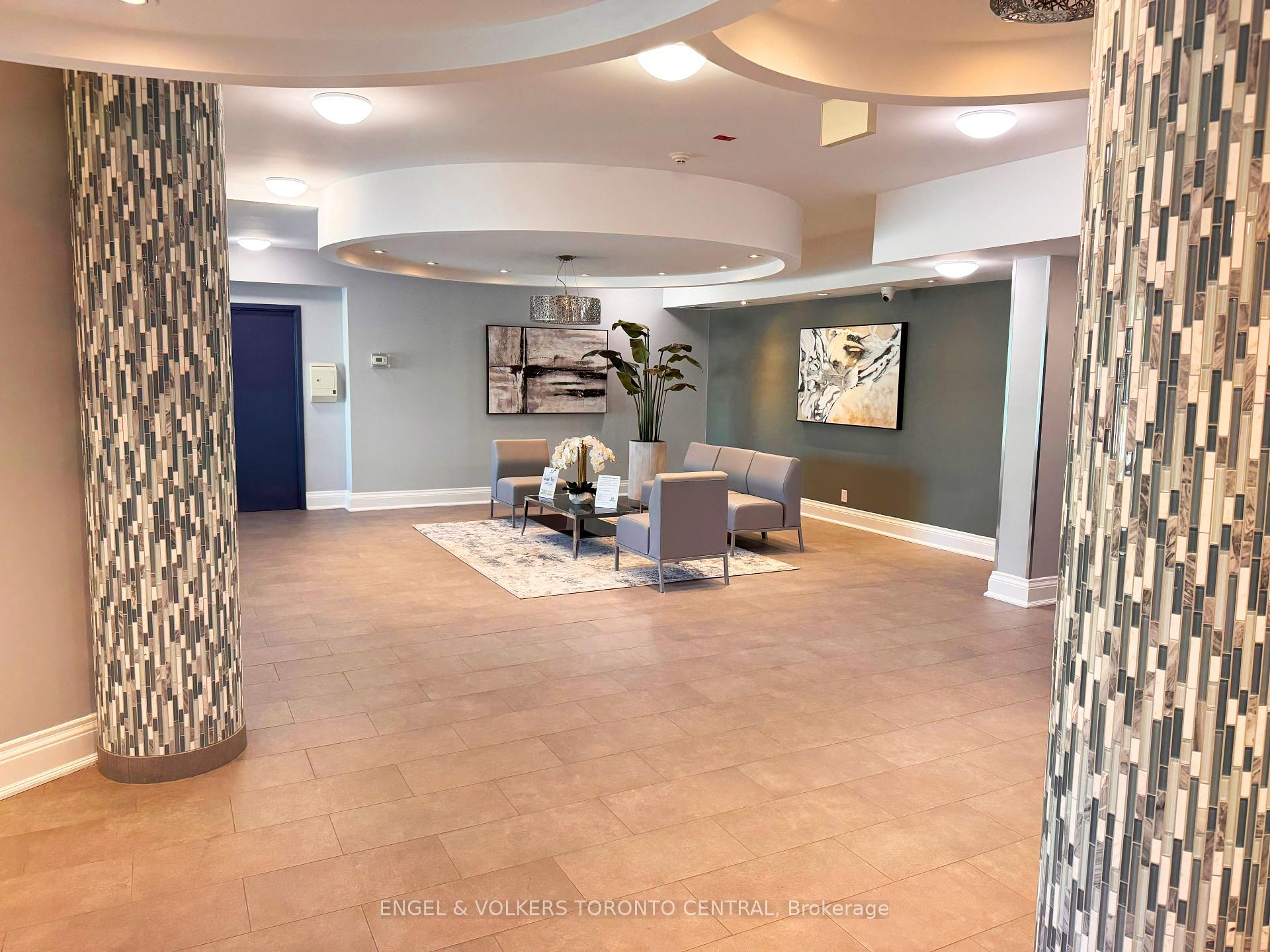 Photo 2 of Unit 330, 60 Fairfax Crescent, Scarborough, Clairlea-Birchmount — HOMEH
