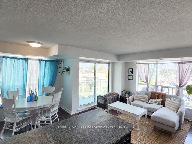 Photo 3 of Unit 330, 60 Fairfax Crescent, Scarborough, Clairlea-Birchmount — HOMEH