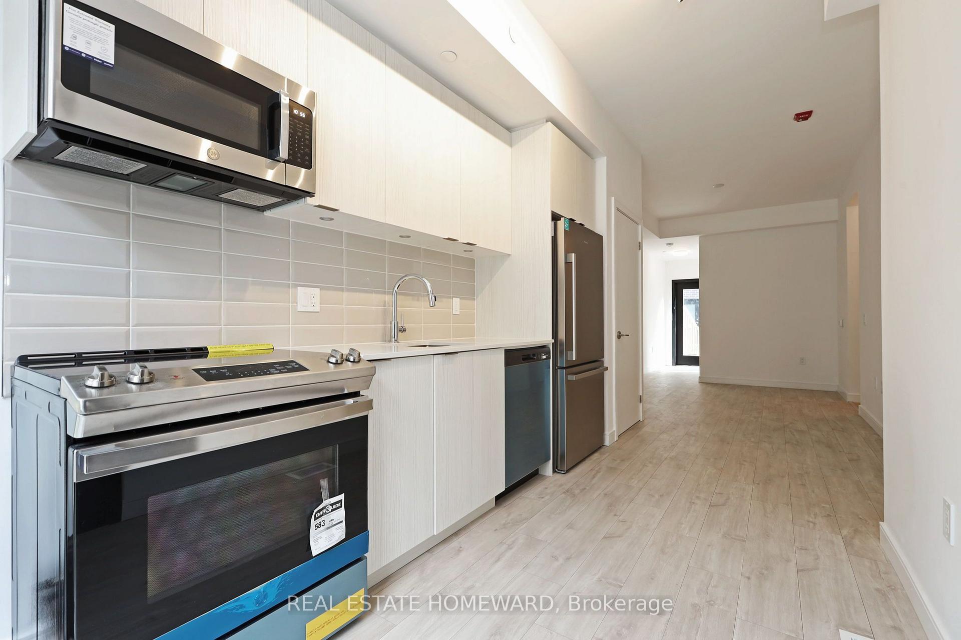 Photo 5 of Unit 16, 178 Clonmore Drive, Scarborough, Birchcliffe-Cliffside — HOMEH