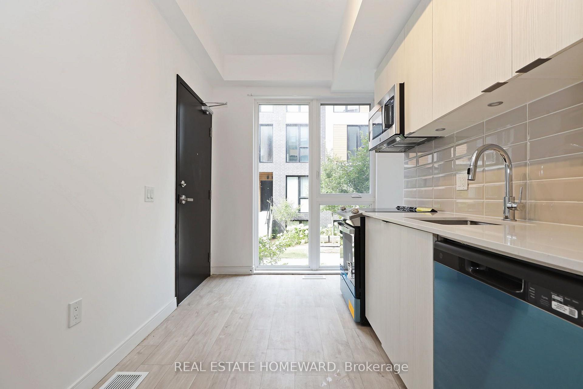 Photo 6 of Unit 16, 178 Clonmore Drive, Scarborough, Birchcliffe-Cliffside — HOMEH