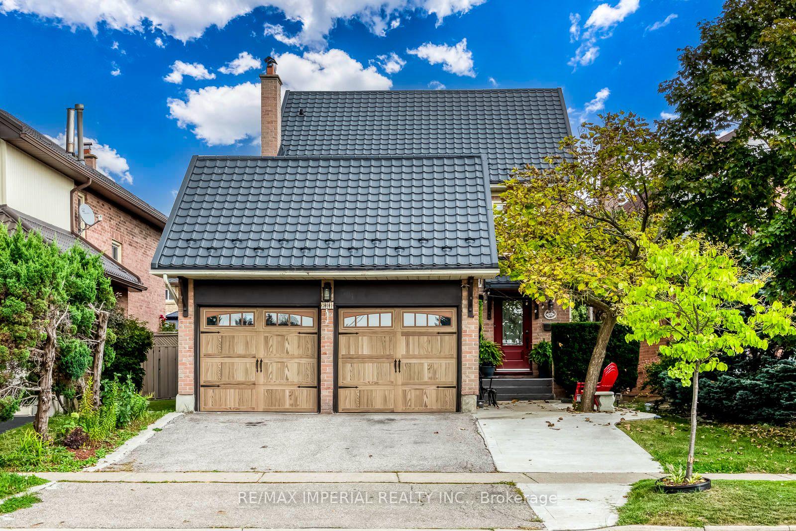 Front of 301 Kingsbridge Garden Circle