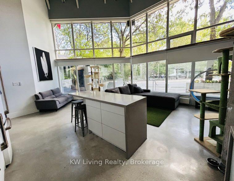 Photo of Unit 105, 66 Bay Street S