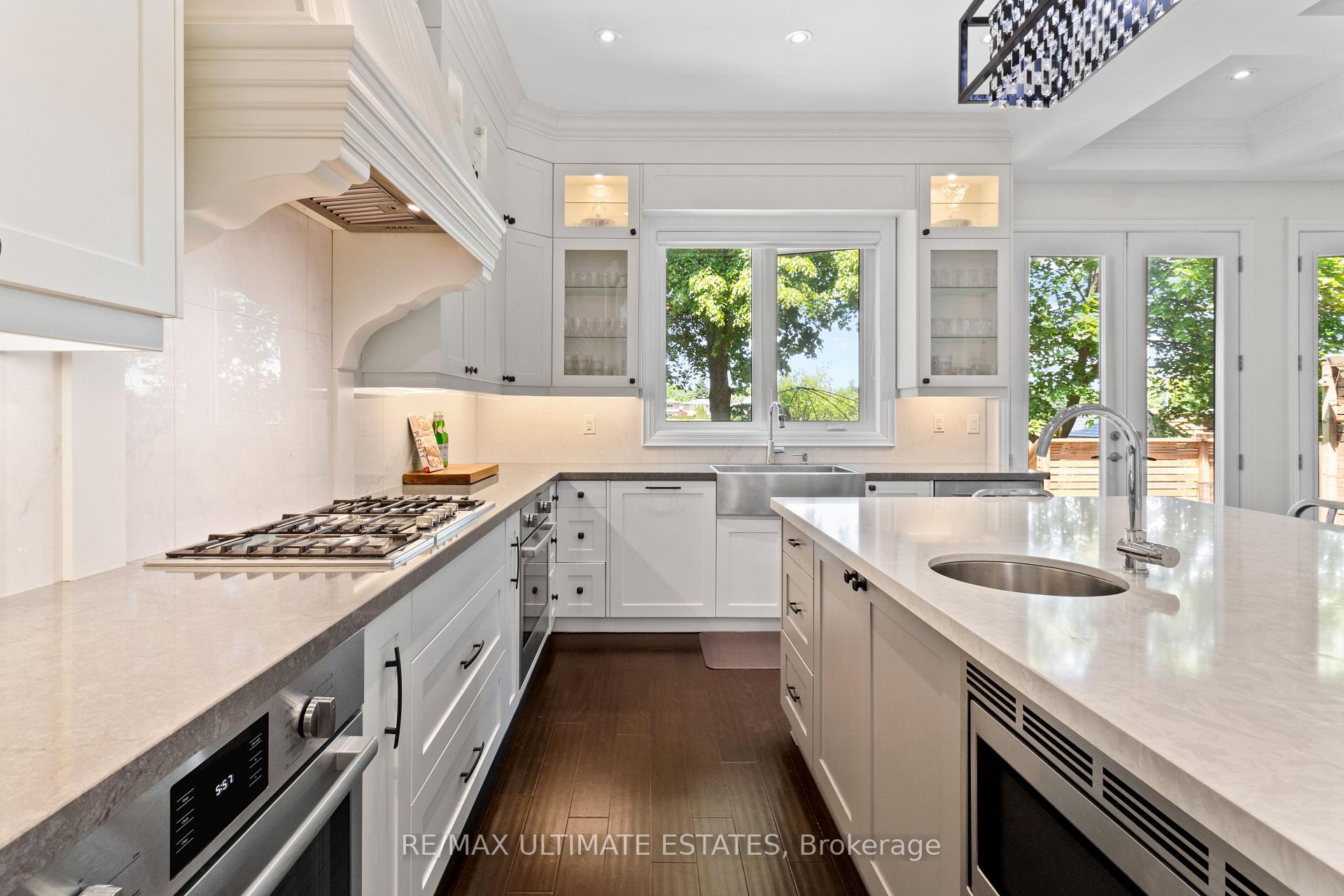 Photo 16 of 38 Devondale Avenue, North York, Newtonbrook West — HOMEH