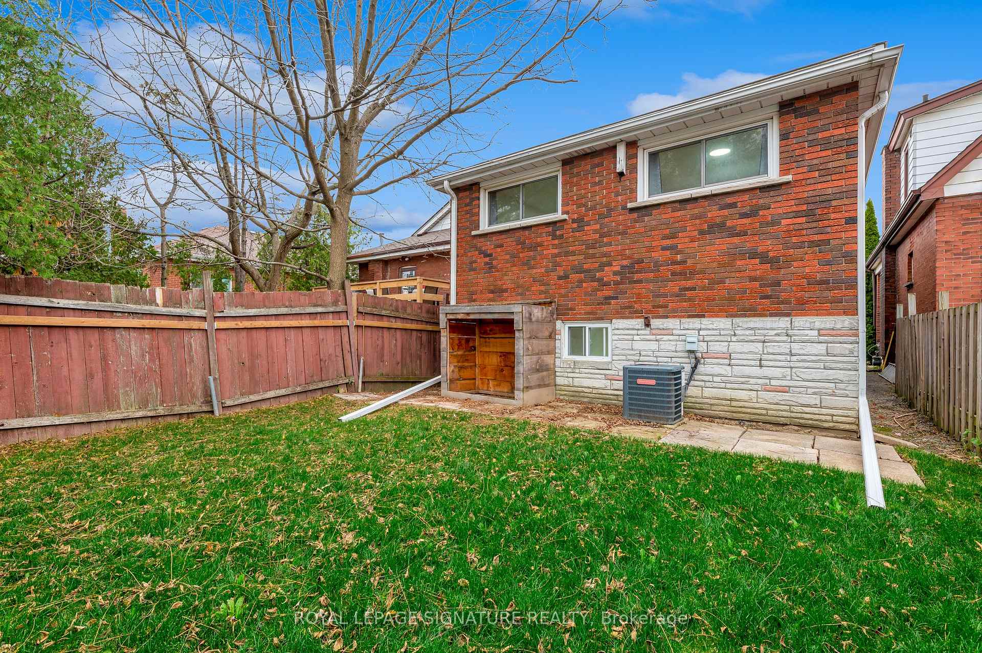 Photo 15 of Unit Main, 515 Queensdale Avenue E, Hamilton, Eastmount — HOMEH