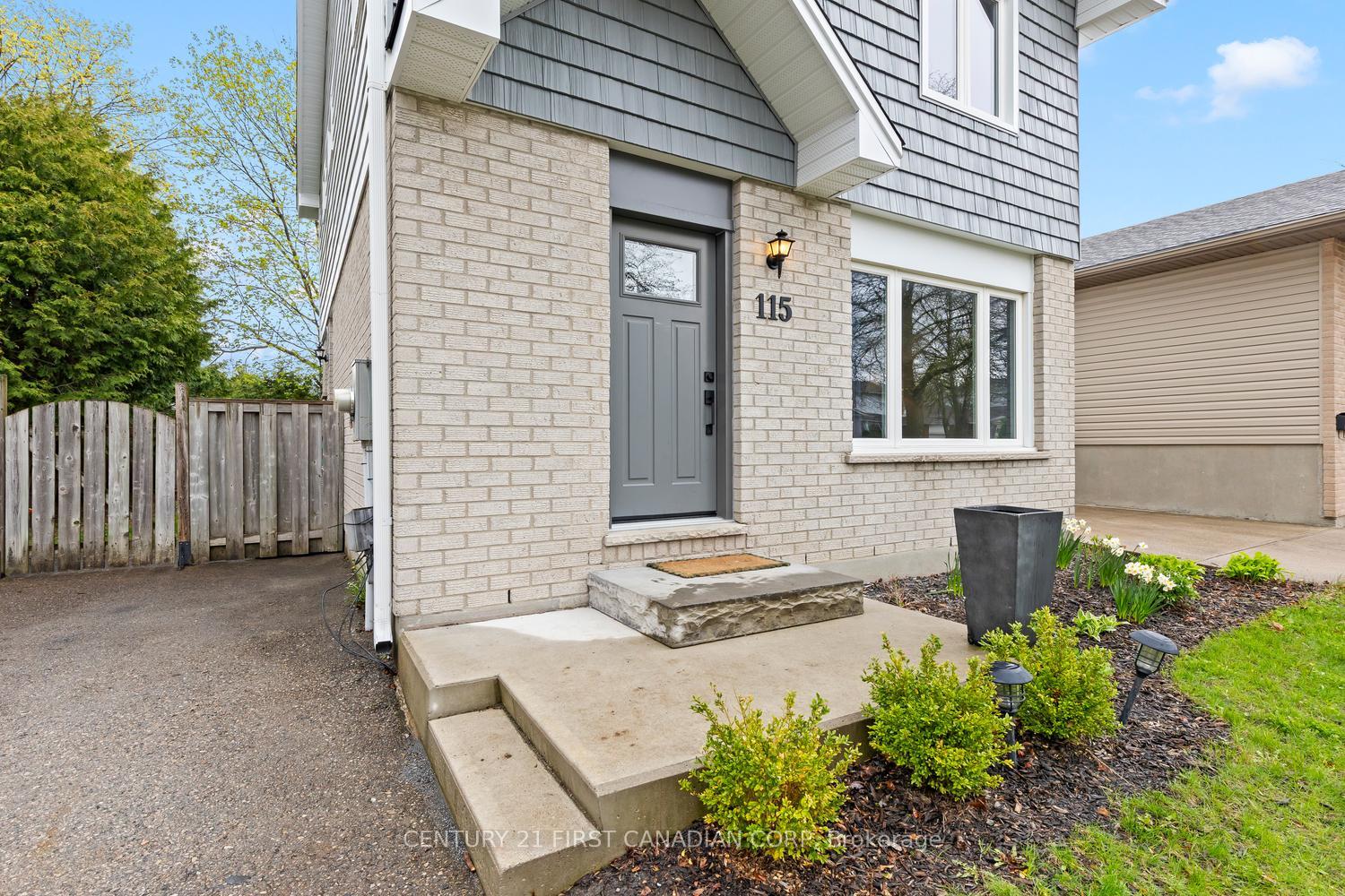 Photo 4 of 115 Olympic Crescent, London, North I — HOMEH