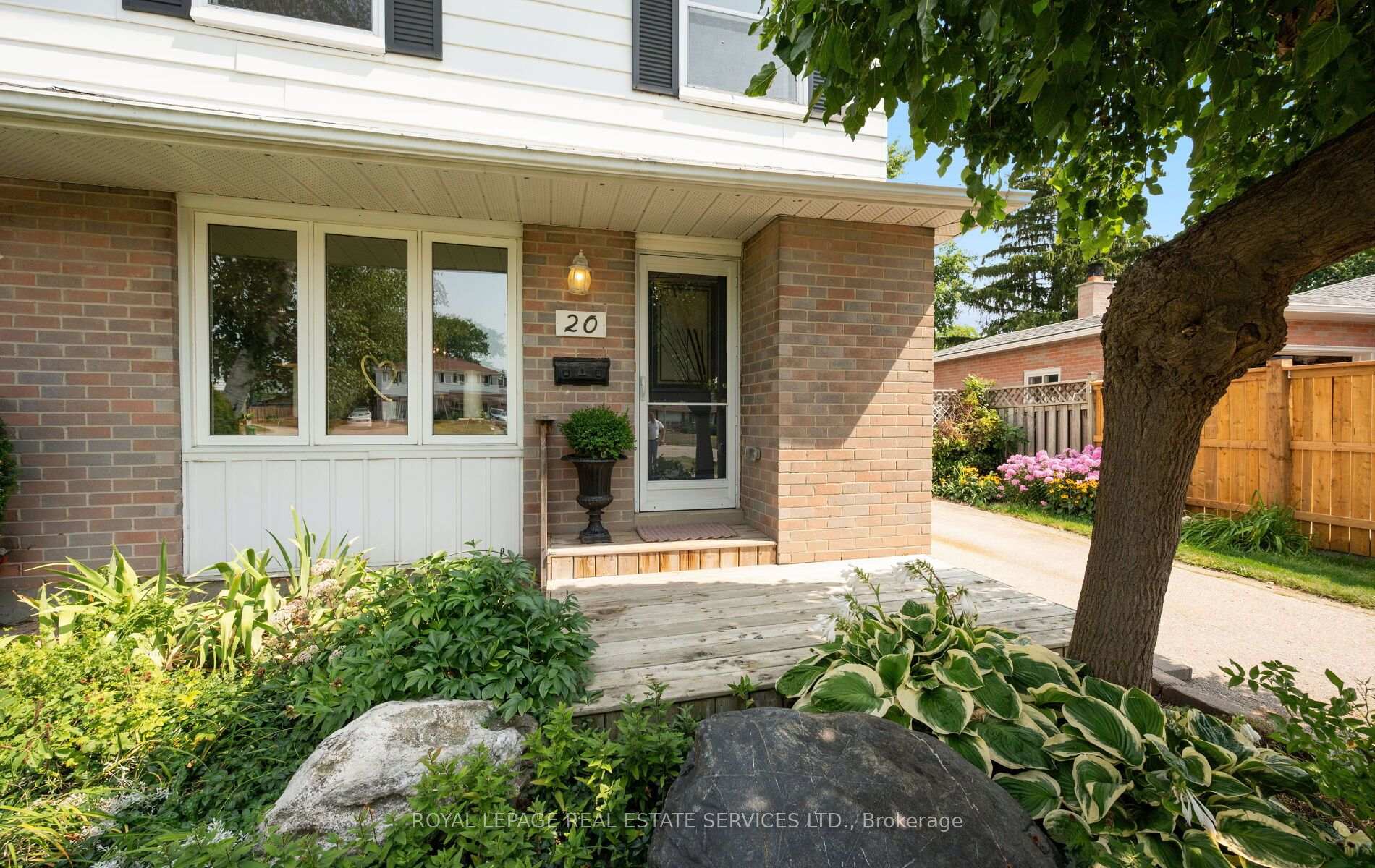 Photo 4 of 20 Glengrove Court, Brampton, Northgate — HOMEH