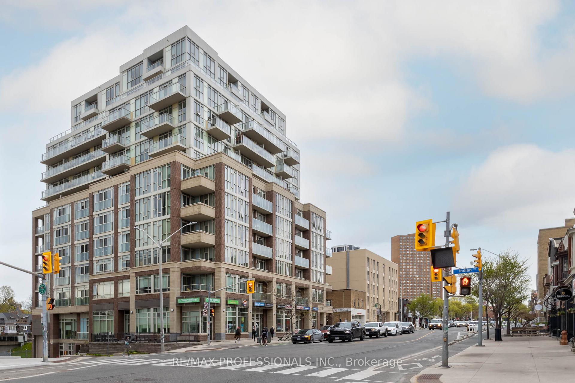 Photo of Unit 410, 1638 Bloor Street W