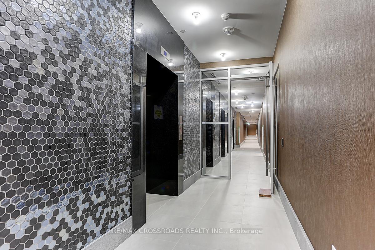 Photo 4 of Unit 1911, 8 Widmer Street, Toronto, Waterfront Communities — HOMEH