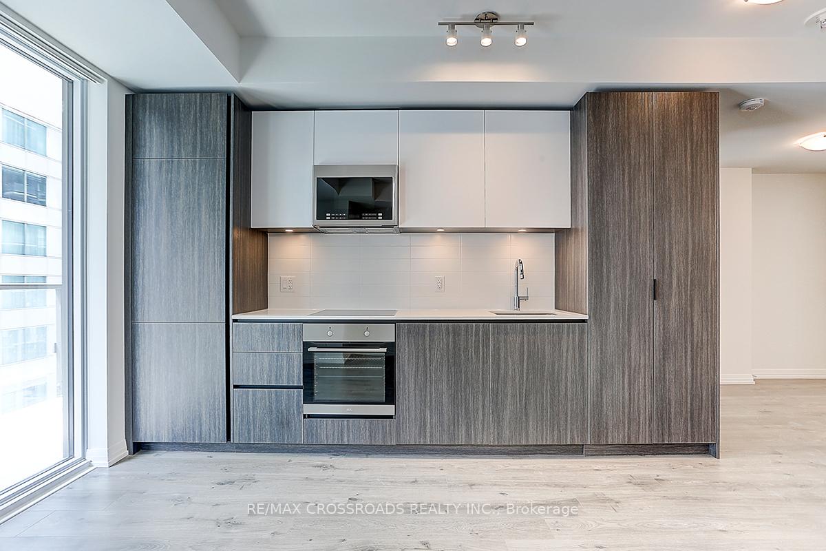Photo 12 of Unit 1911, 8 Widmer Street, Toronto, Waterfront Communities — HOMEH
