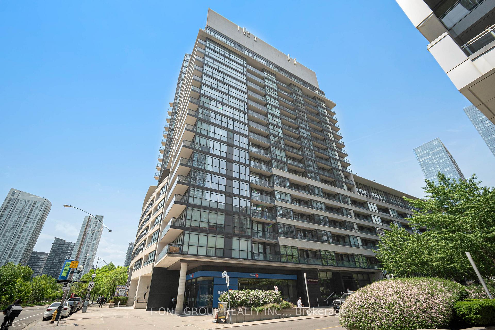 Photo 3 of Unit 829, 8 Telegram Mews, Toronto, Waterfront Communities — HOMEH