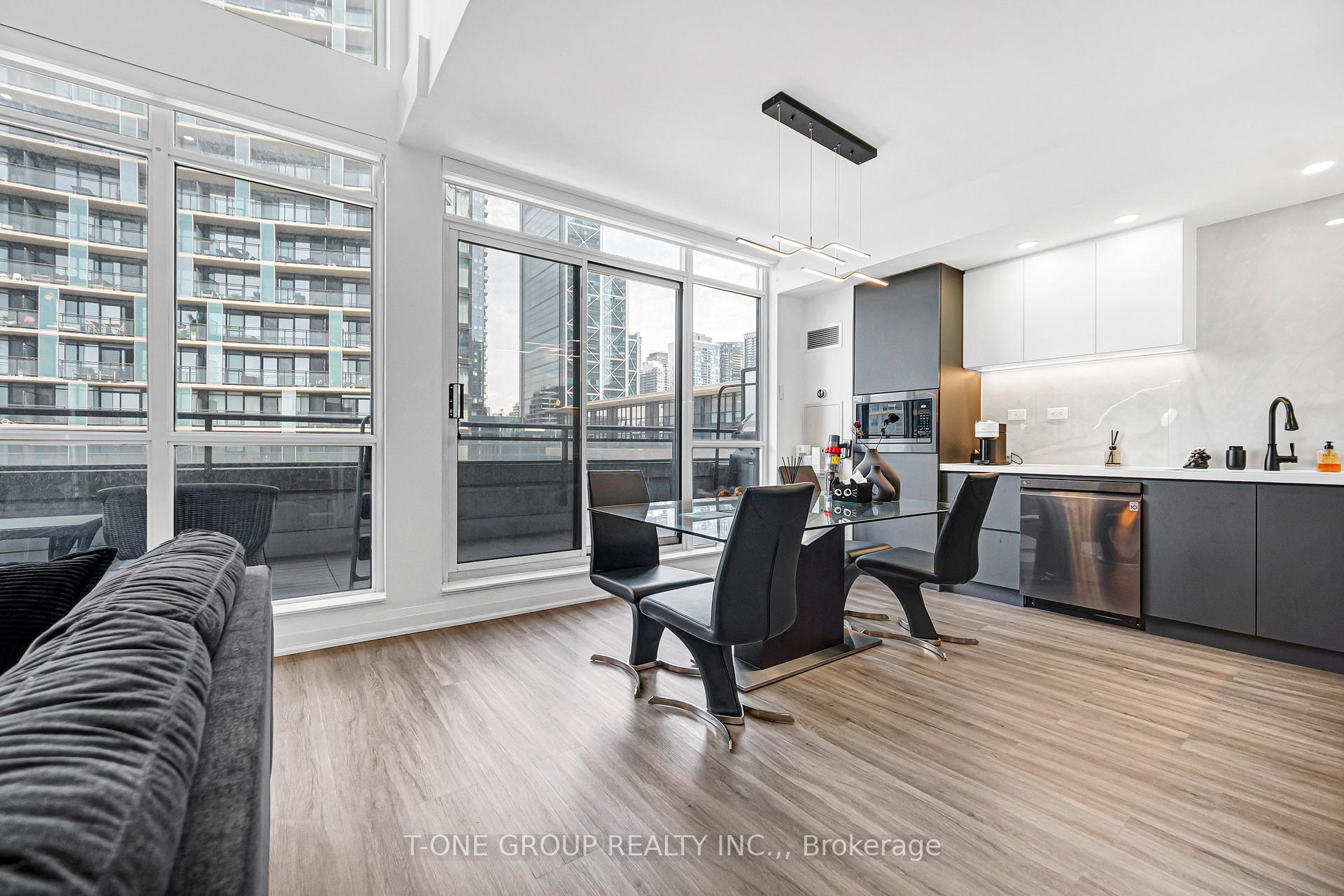 Photo 11 of Unit 829, 8 Telegram Mews, Toronto, Waterfront Communities — HOMEH