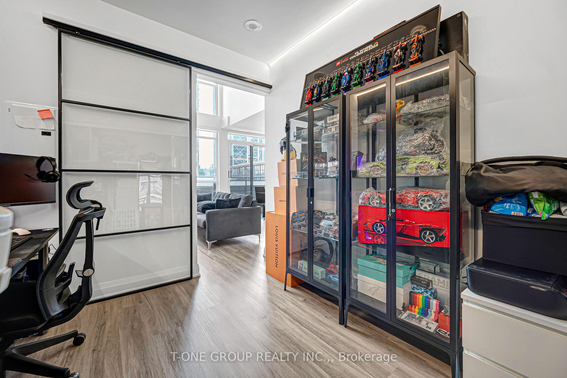 Photo 17 of Unit 829, 8 Telegram Mews, Toronto, Waterfront Communities — HOMEH