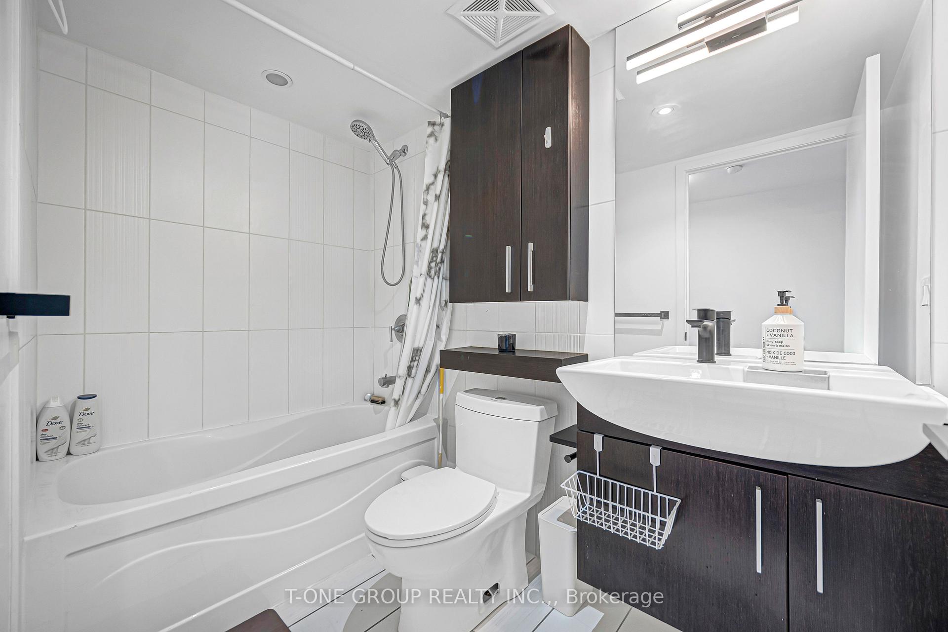 Photo 29 of Unit 829, 8 Telegram Mews, Toronto, Waterfront Communities — HOMEH