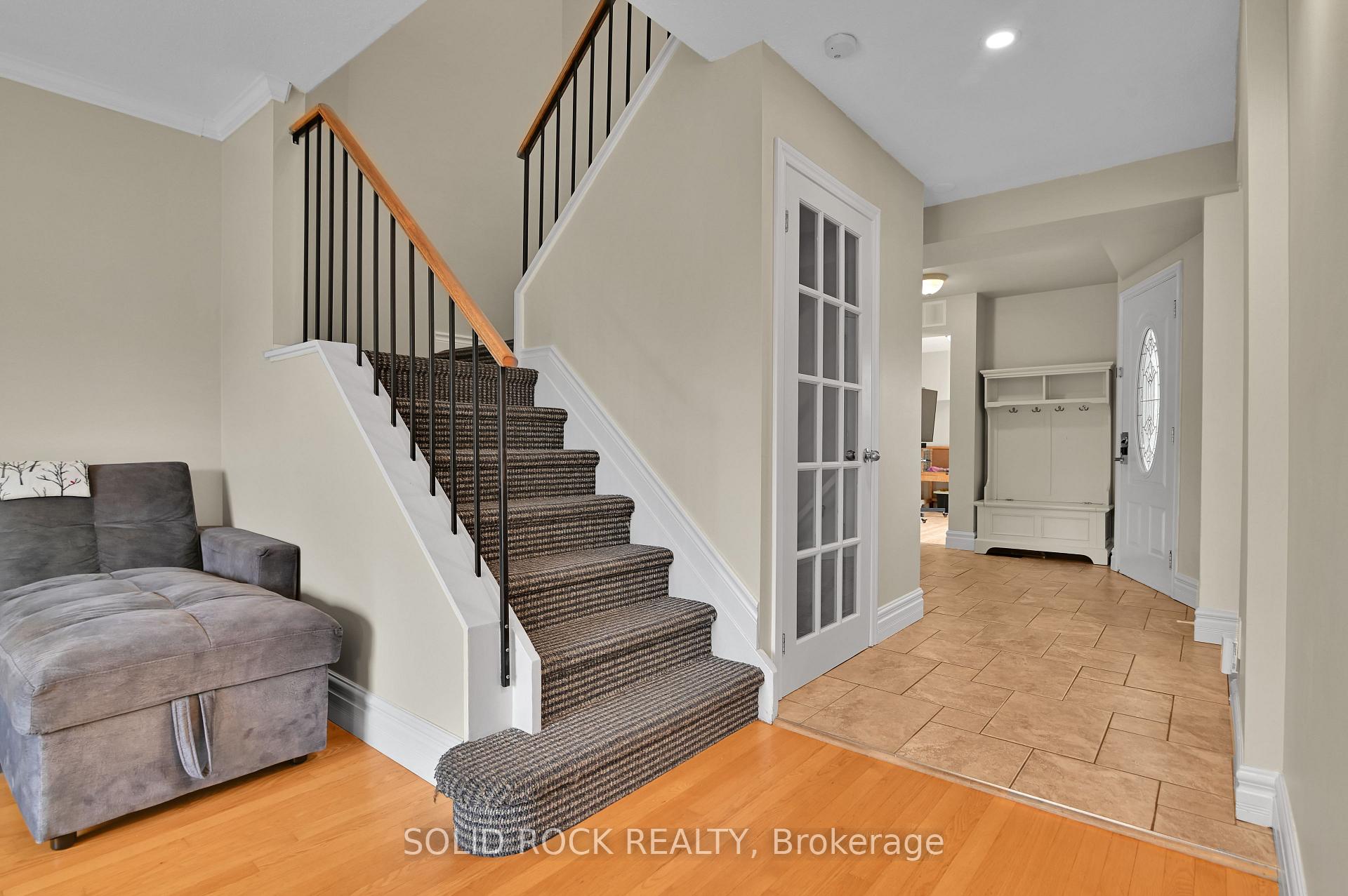 Photo 6 of 253 Cote-Royale Crescent, Ottawa, Bilberry Creek/Queenswood Heights — HOMEH