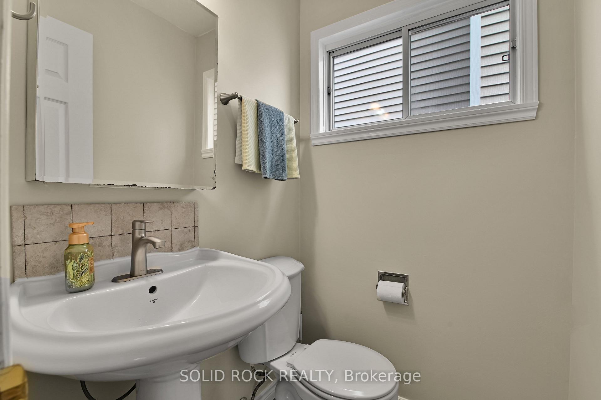 Photo 18 of 253 Cote-Royale Crescent, Ottawa, Bilberry Creek/Queenswood Heights — HOMEH
