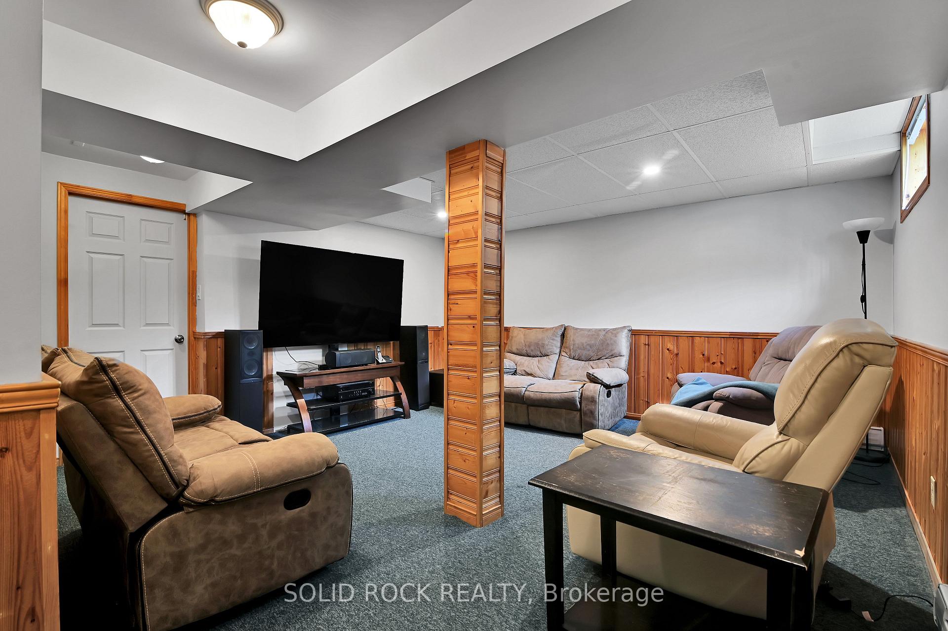 Photo 32 of 253 Cote-Royale Crescent, Ottawa, Bilberry Creek/Queenswood Heights — HOMEH