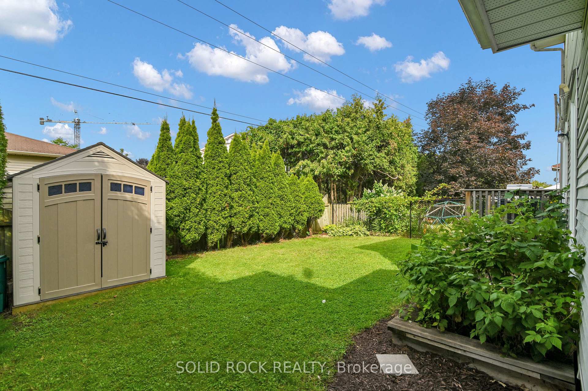 Photo 35 of 253 Cote-Royale Crescent, Ottawa, Bilberry Creek/Queenswood Heights — HOMEH