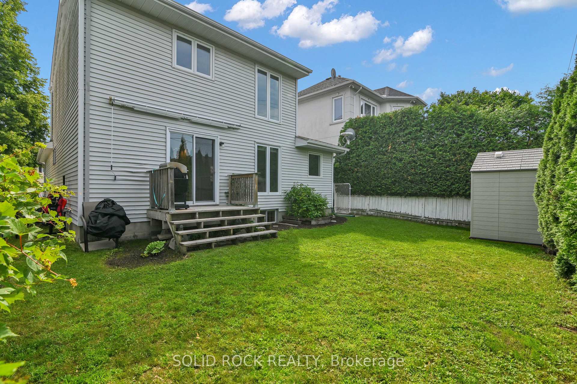 Photo 37 of 253 Cote-Royale Crescent, Ottawa, Bilberry Creek/Queenswood Heights — HOMEH