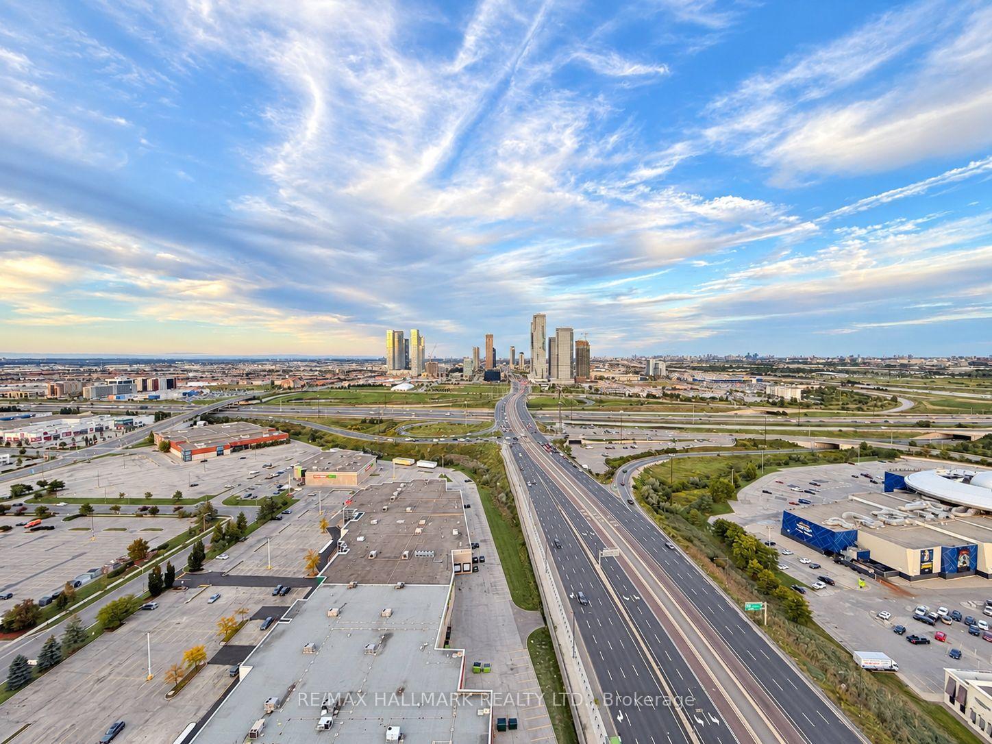 Photo 11 of Unit 2807, 3600 Hwy 7 Road, Vaughan, Vaughan Corporate Centre — HOMEH