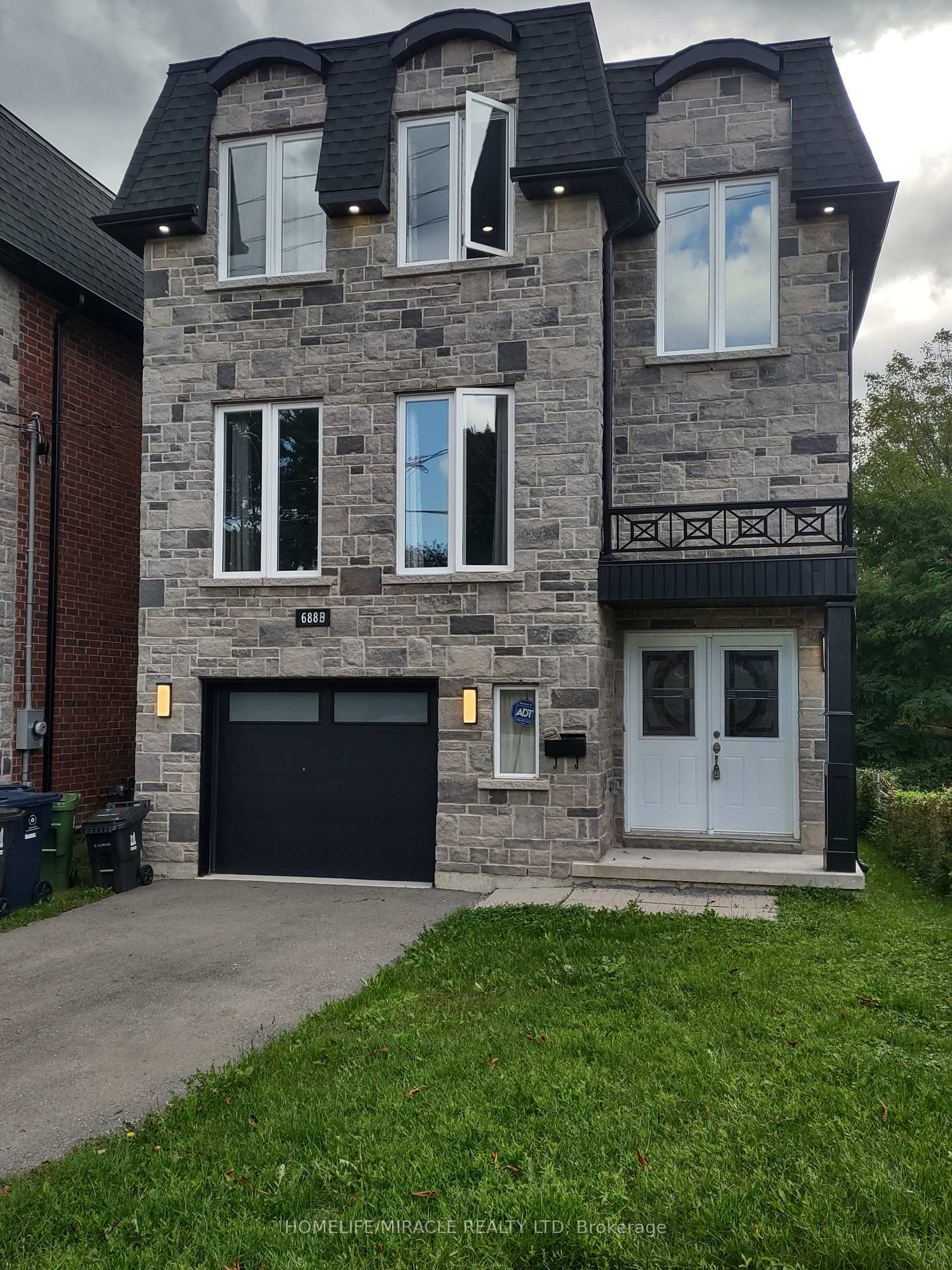 Photo 1 of 688B Midland Avenue, Scarborough, Kennedy Park — HOMEH