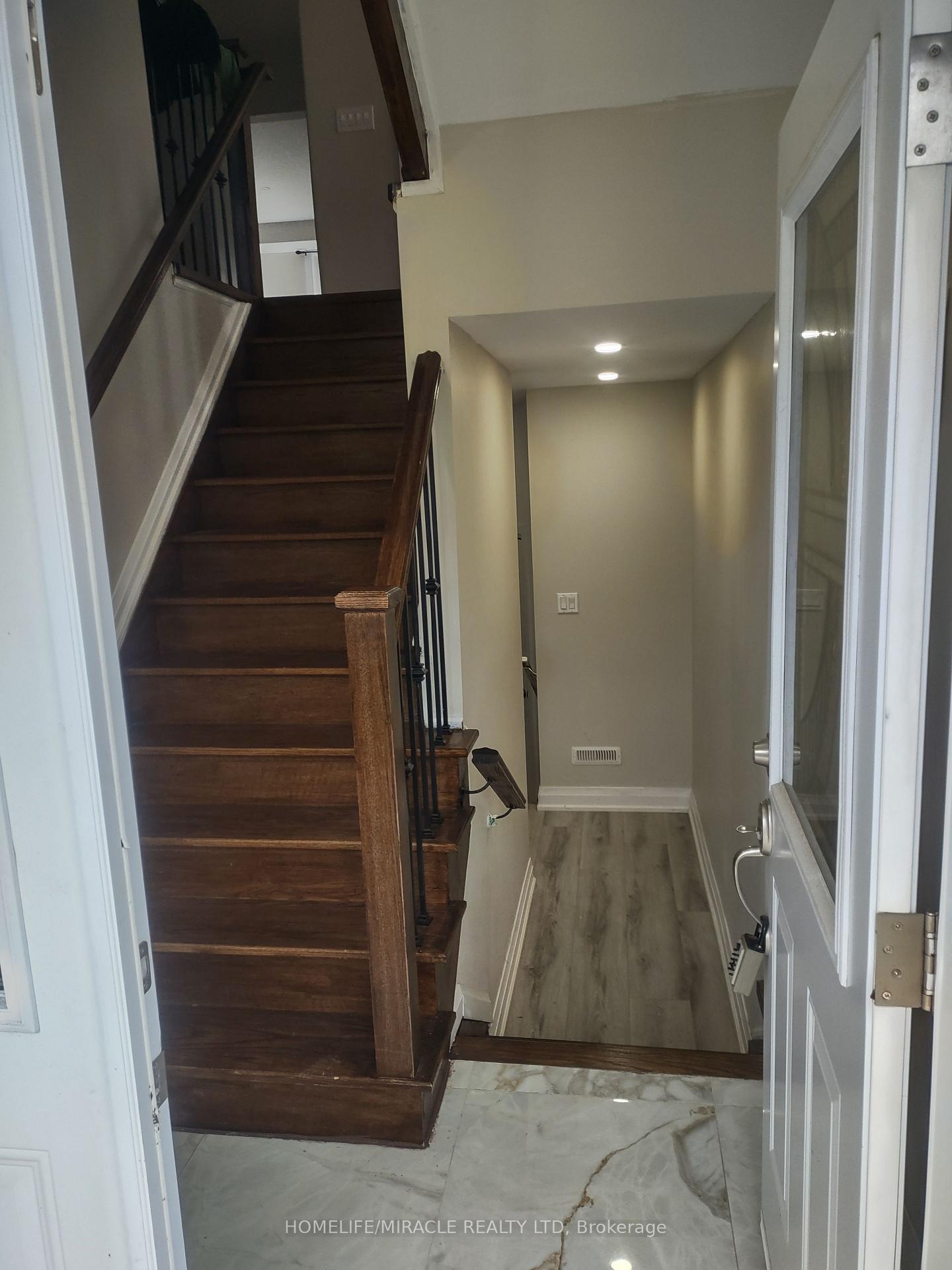 Photo 2 of 688B Midland Avenue, Scarborough, Kennedy Park — HOMEH