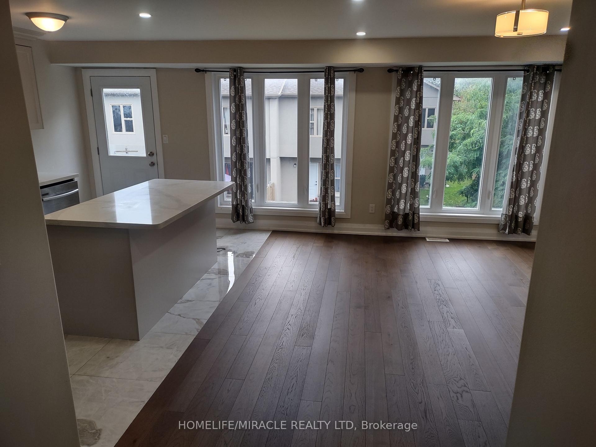 Photo 6 of 688B Midland Avenue, Scarborough, Kennedy Park — HOMEH