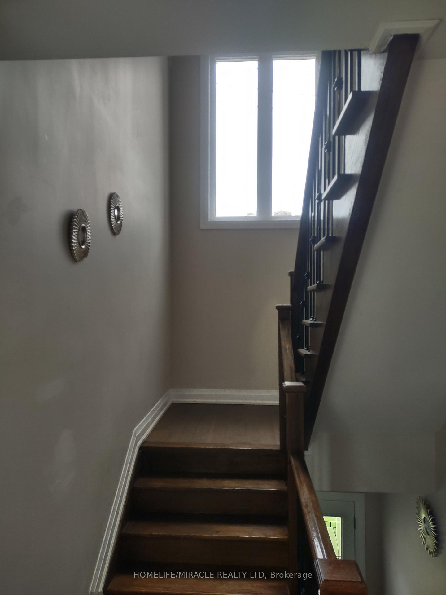 Photo 8 of 688B Midland Avenue, Scarborough, Kennedy Park — HOMEH