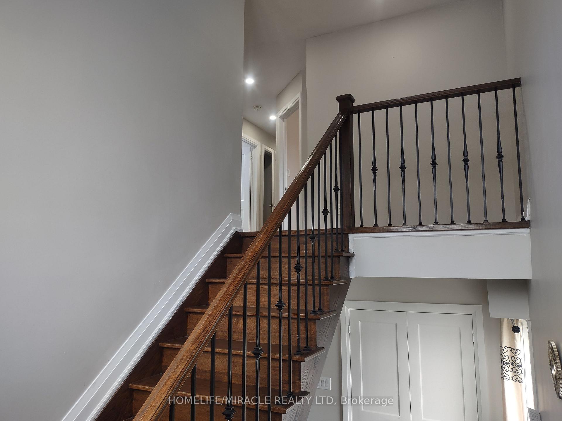 Photo 9 of 688B Midland Avenue, Scarborough, Kennedy Park — HOMEH