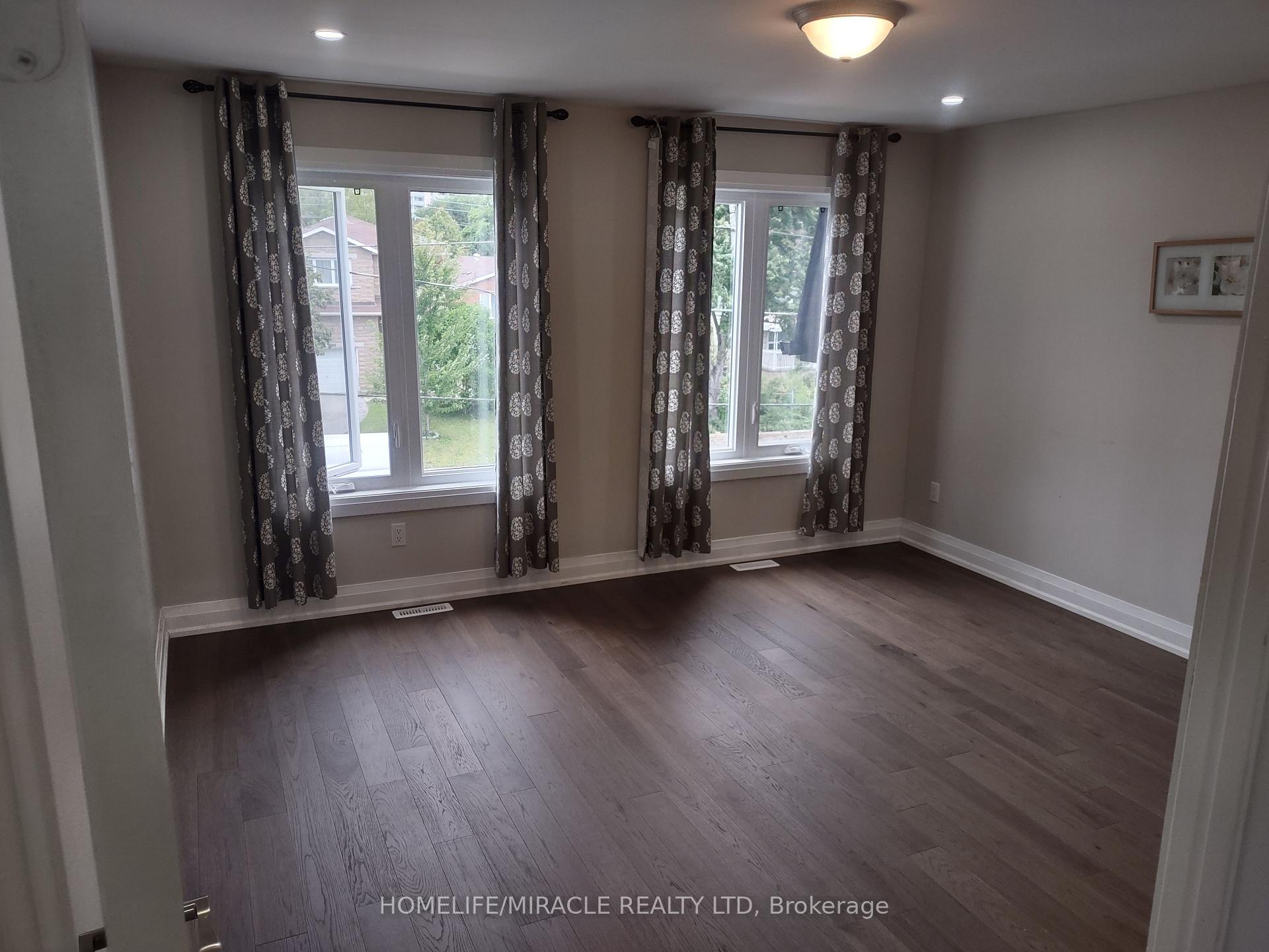 Photo 10 of 688B Midland Avenue, Scarborough, Kennedy Park — HOMEH