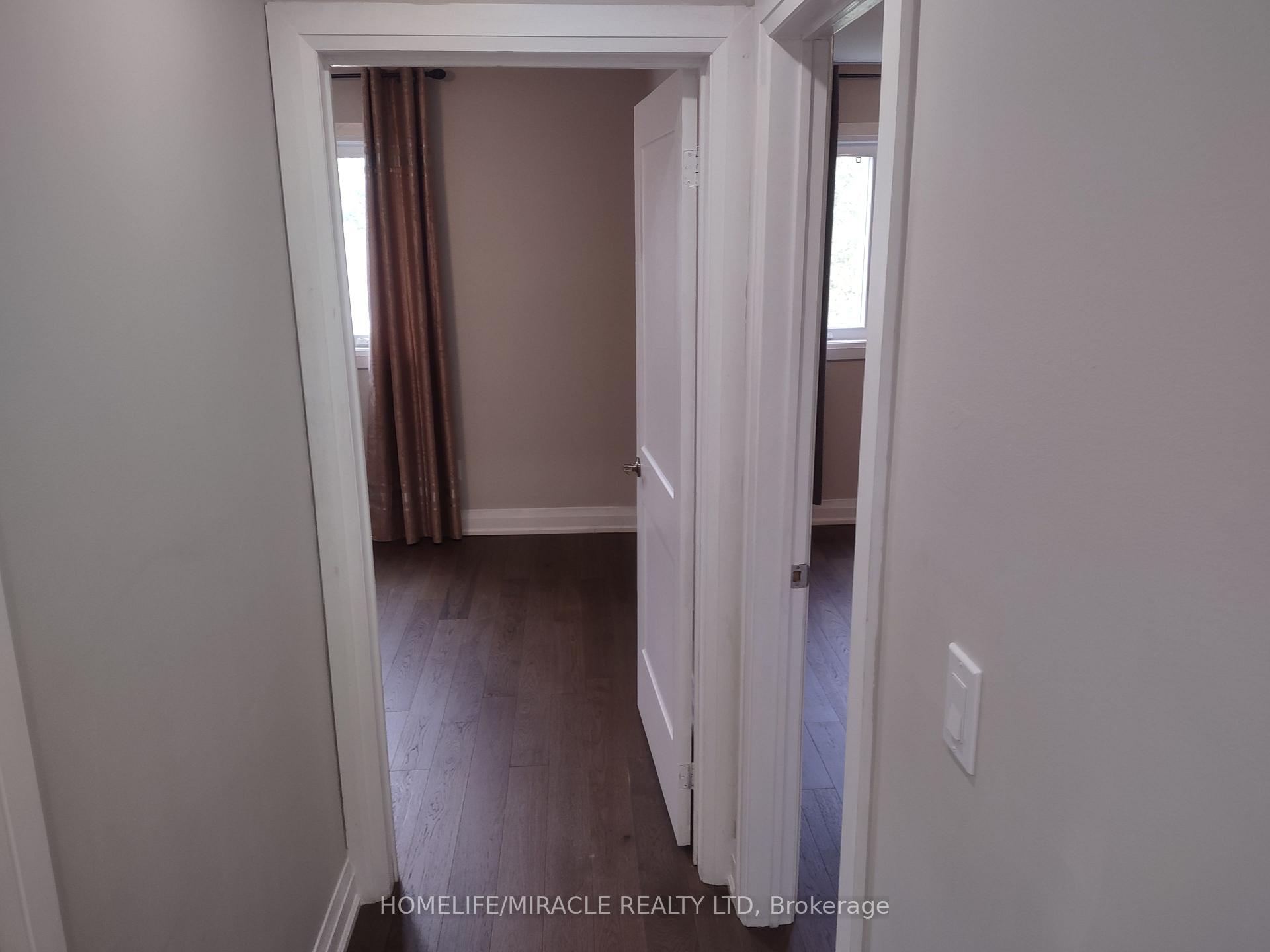 Photo 14 of 688B Midland Avenue, Scarborough, Kennedy Park — HOMEH