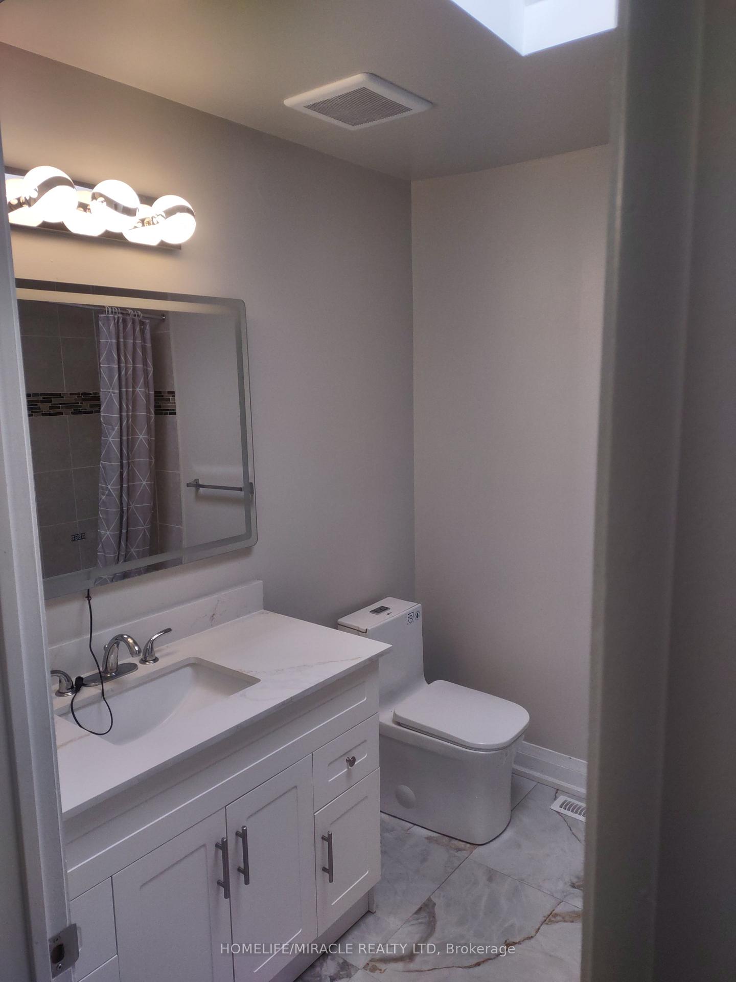 Photo 15 of 688B Midland Avenue, Scarborough, Kennedy Park — HOMEH