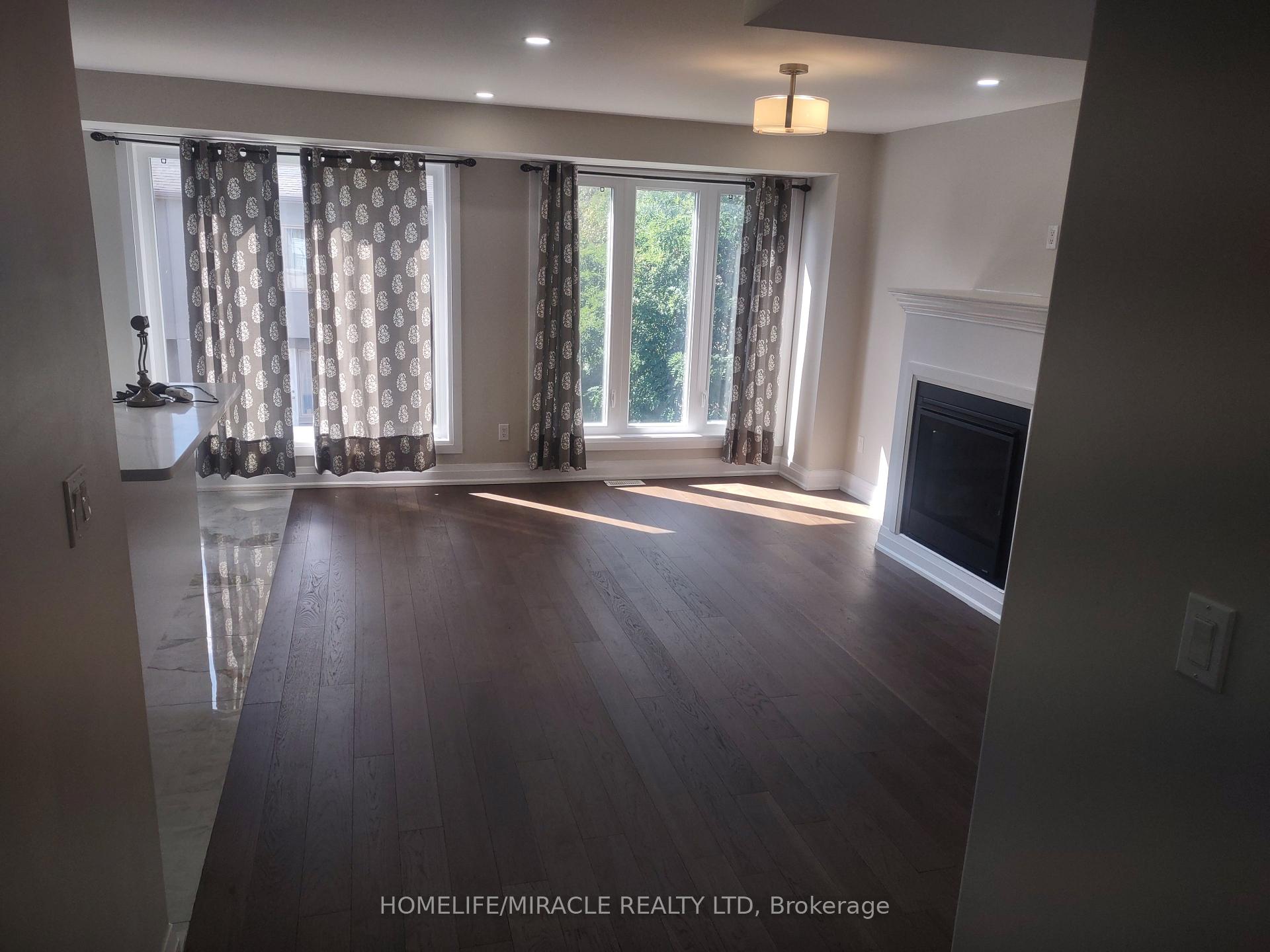 Photo 19 of 688B Midland Avenue, Scarborough, Kennedy Park — HOMEH