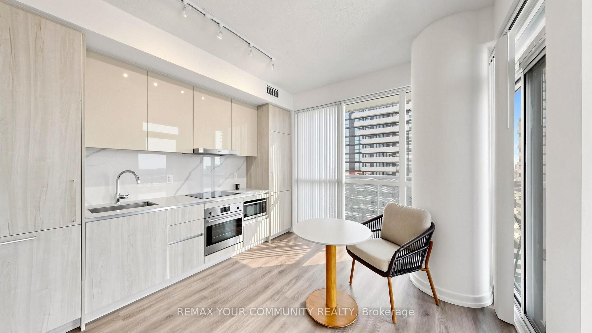 Photo 4 of Unit 1702, 225 Commerce Street, Vaughan, Vaughan Corporate Centre — HOMEH