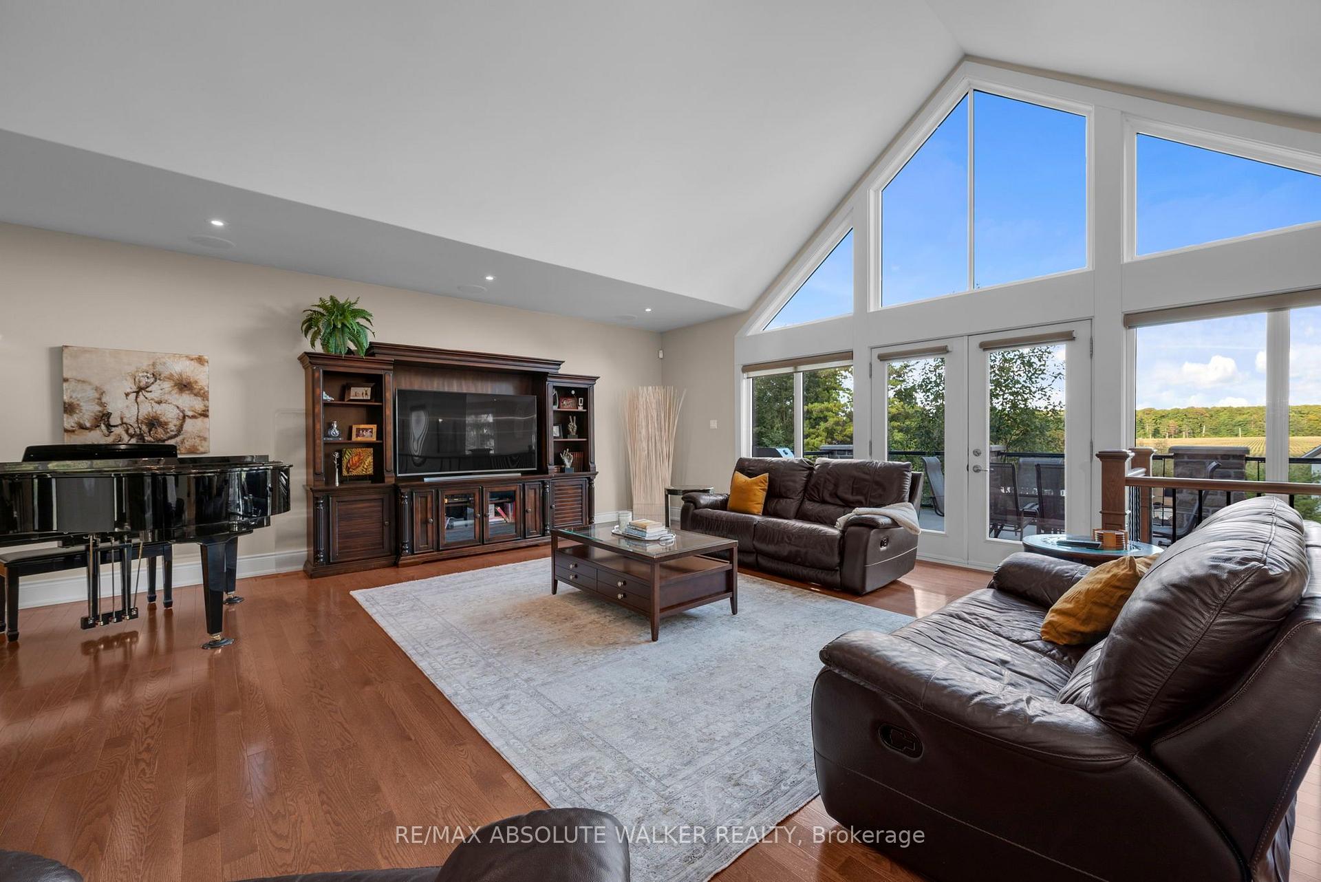 Photo 11 of 1565 Dunning Road, Ottawa, Cumberland West — HOMEH