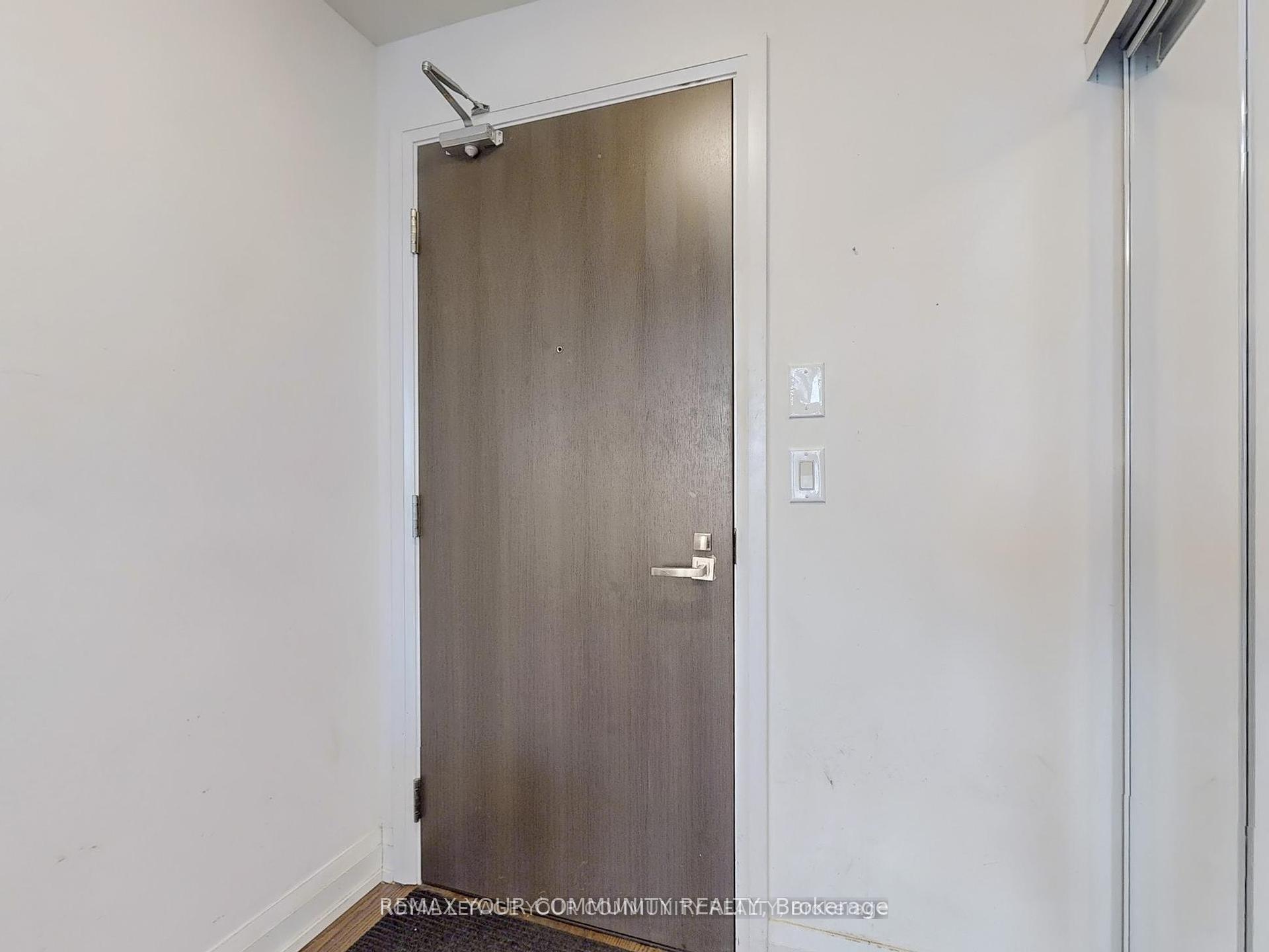 Photo 6 of Unit 522, 7161 Yonge Street, Markham, Thornhill — HOMEH