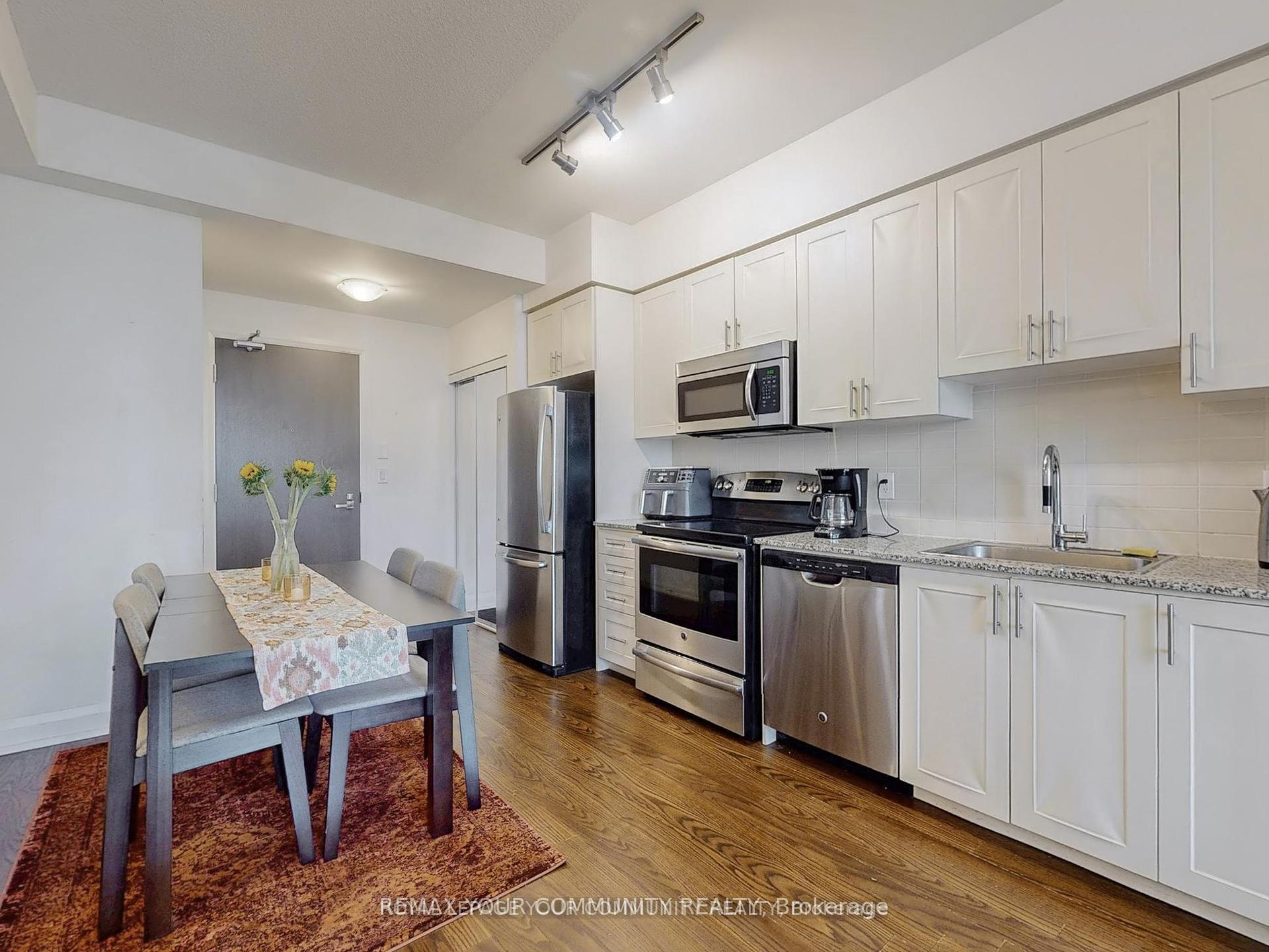 Photo 7 of Unit 522, 7161 Yonge Street, Markham, Thornhill — HOMEH
