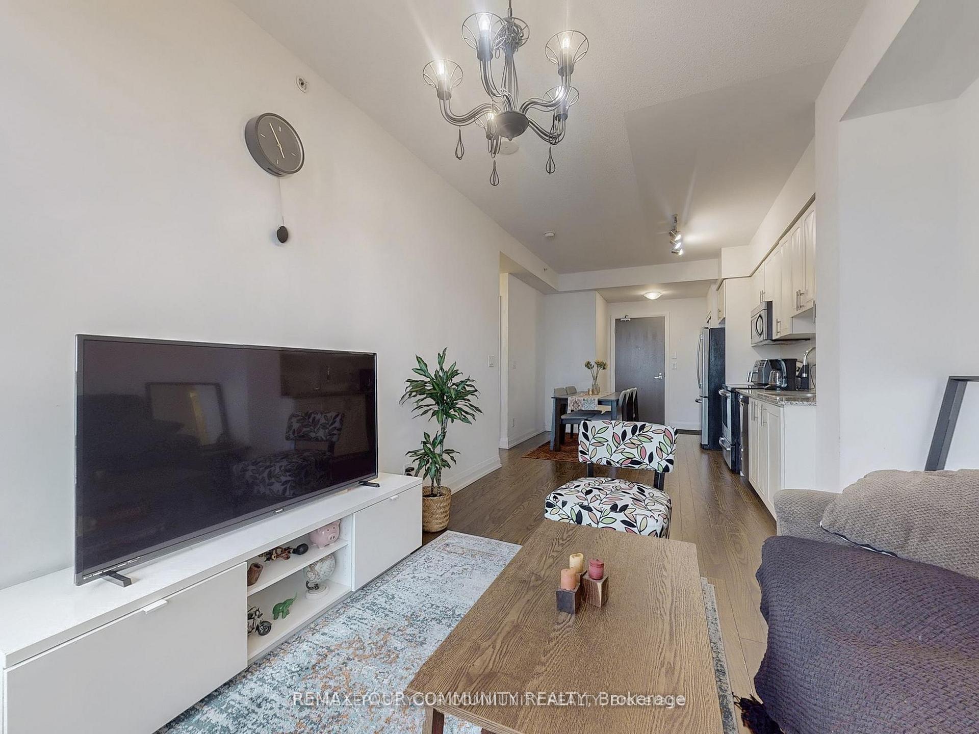 Photo 8 of Unit 522, 7161 Yonge Street, Markham, Thornhill — HOMEH