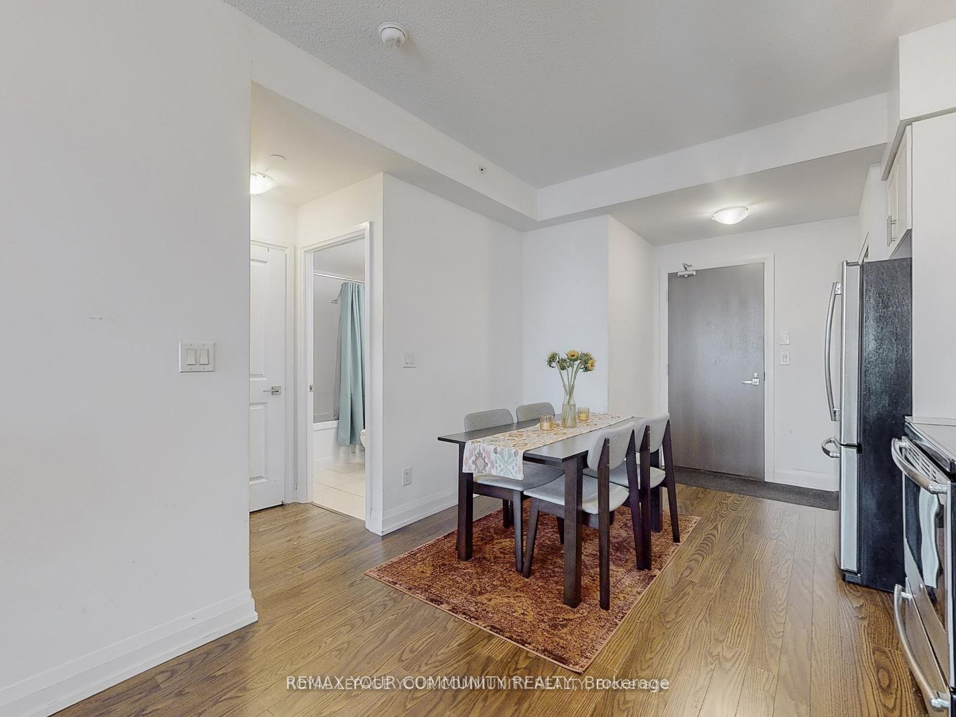 Photo 10 of Unit 522, 7161 Yonge Street, Markham, Thornhill — HOMEH