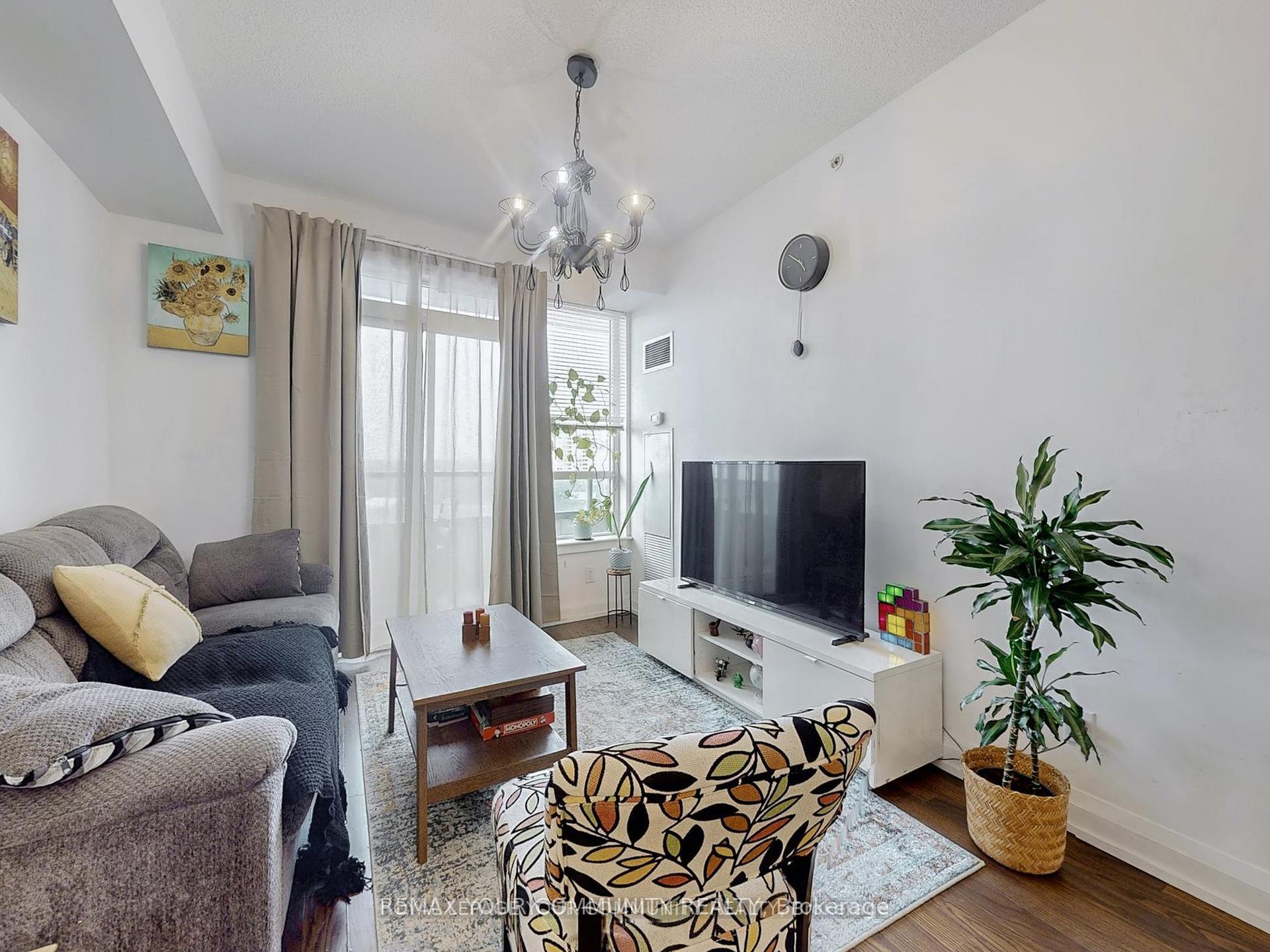 Photo 12 of Unit 522, 7161 Yonge Street, Markham, Thornhill — HOMEH