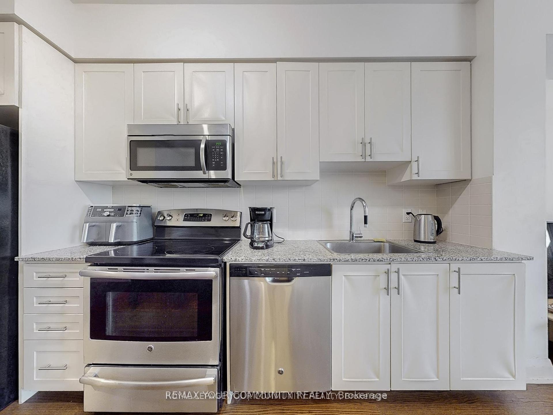 Photo 15 of Unit 522, 7161 Yonge Street, Markham, Thornhill — HOMEH