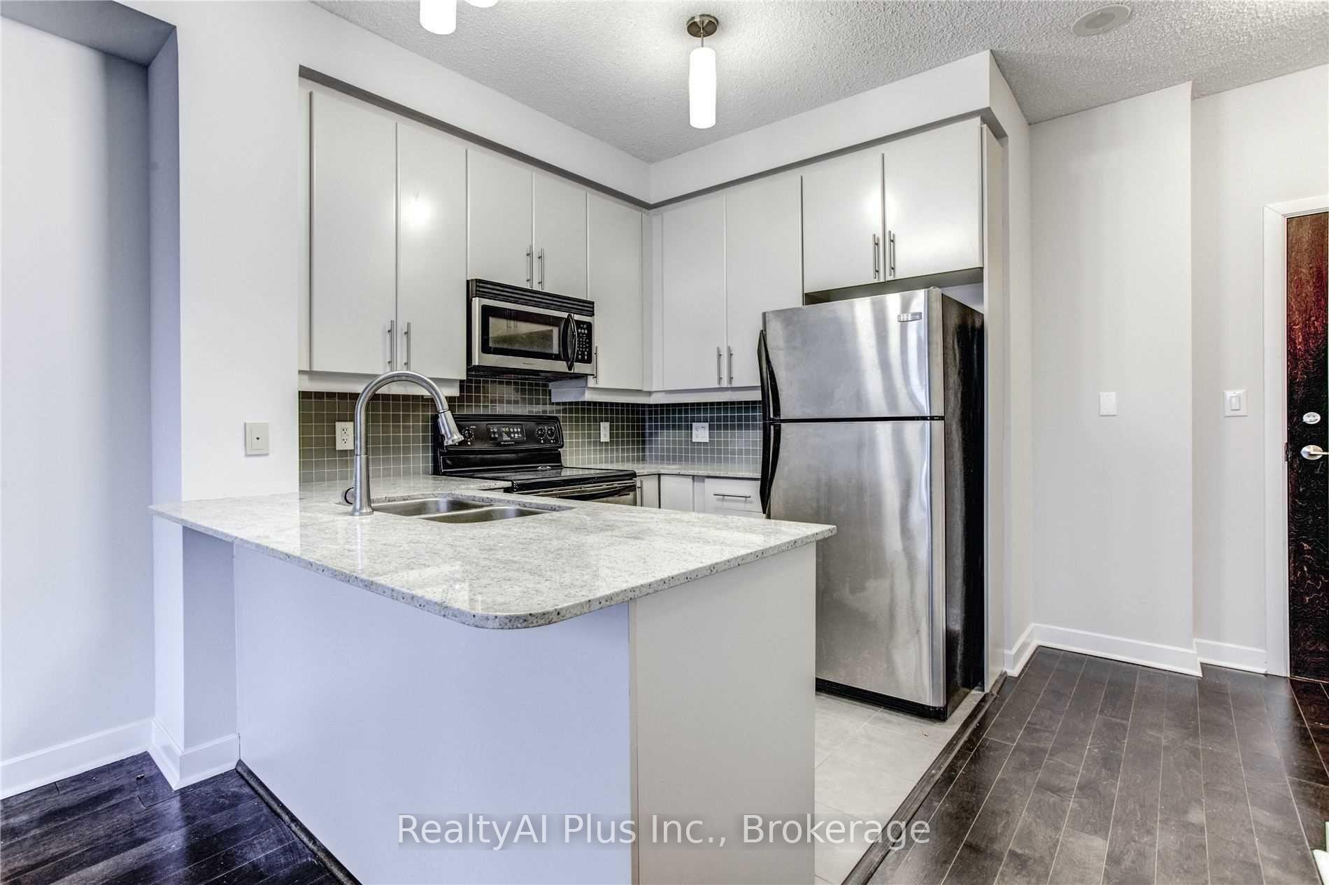 Photo 4 of Unit 3101, 18 Harbour Street, Toronto, Waterfront Communities — HOMEH
