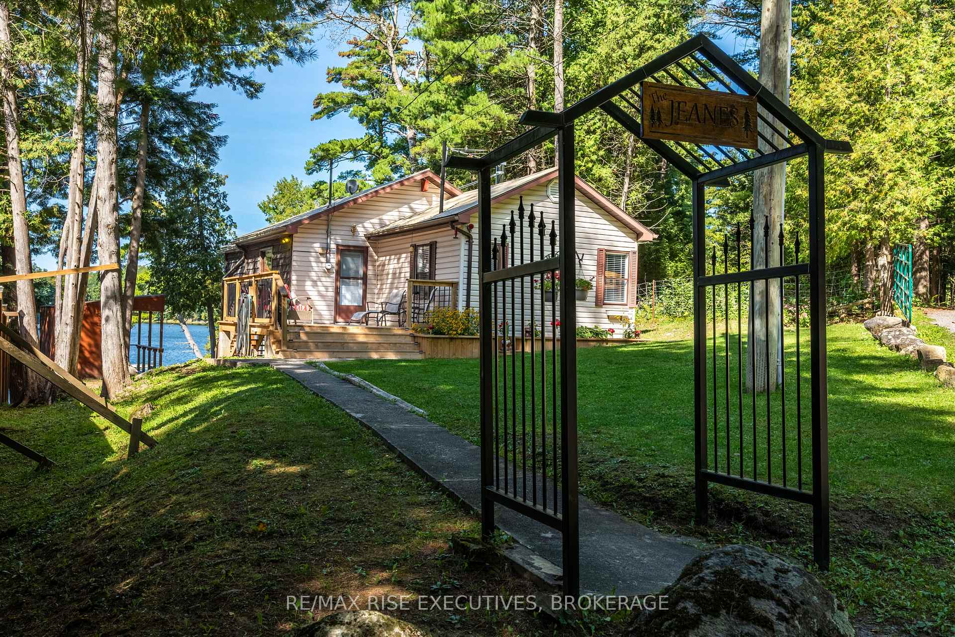 Photo 2 of 1123 Willys Lane, Frontenac, Frontenac South — HOMEH