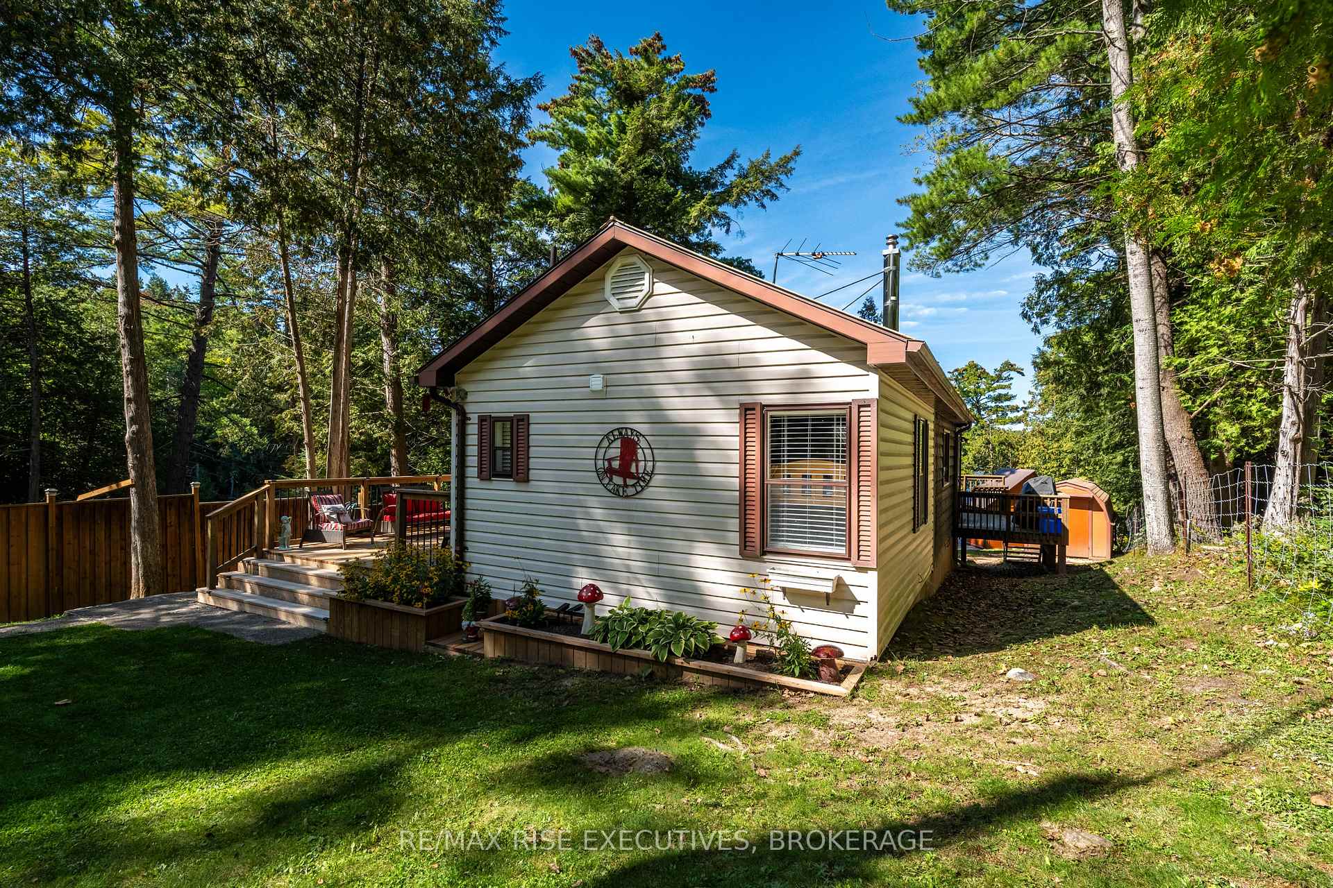 Photo 4 of 1123 Willys Lane, Frontenac, Frontenac South — HOMEH
